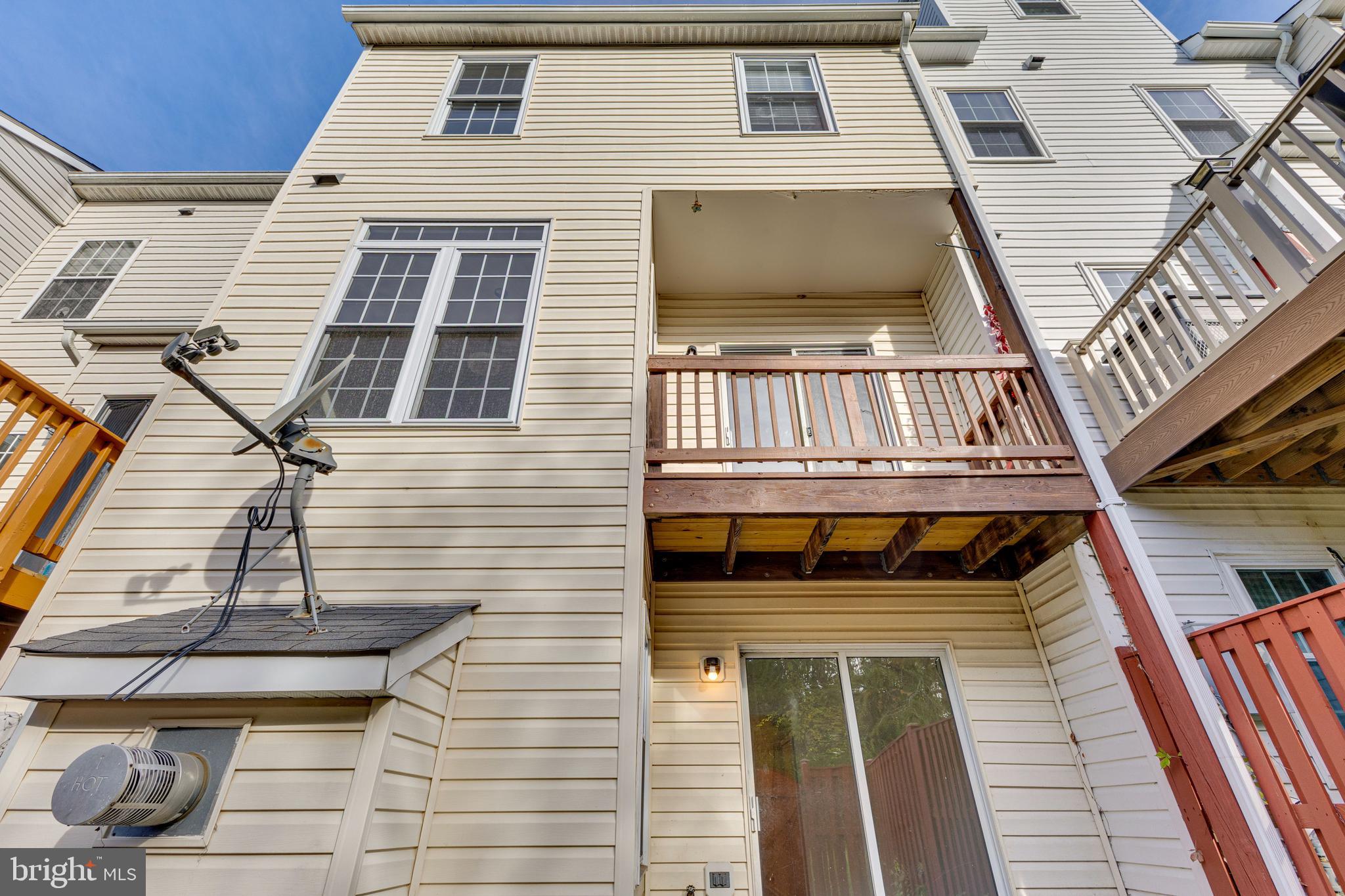 MONTCLAIR MEWS - Residential Lease