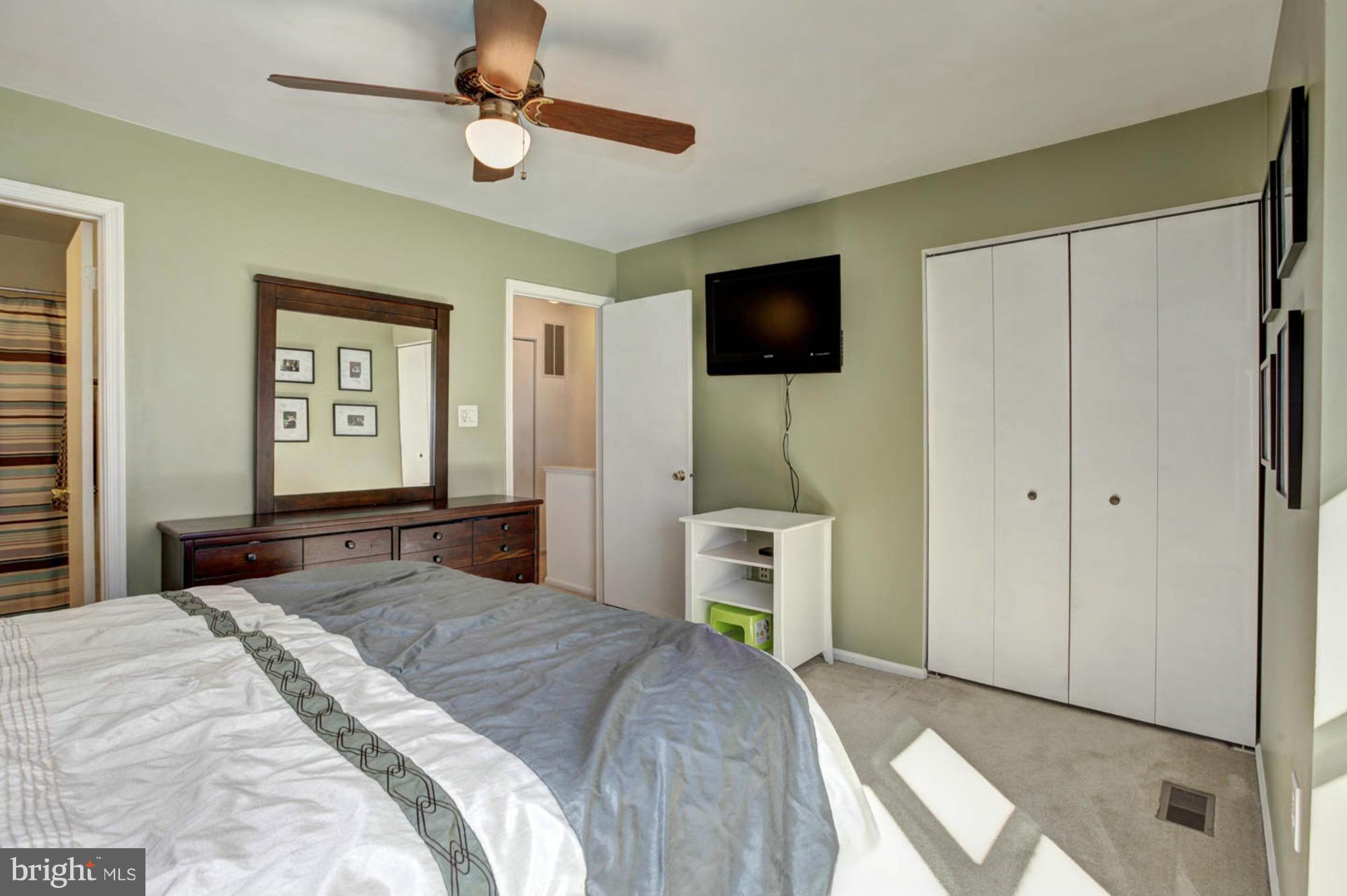 GUNNERS LAKE VILLAGE - Residential