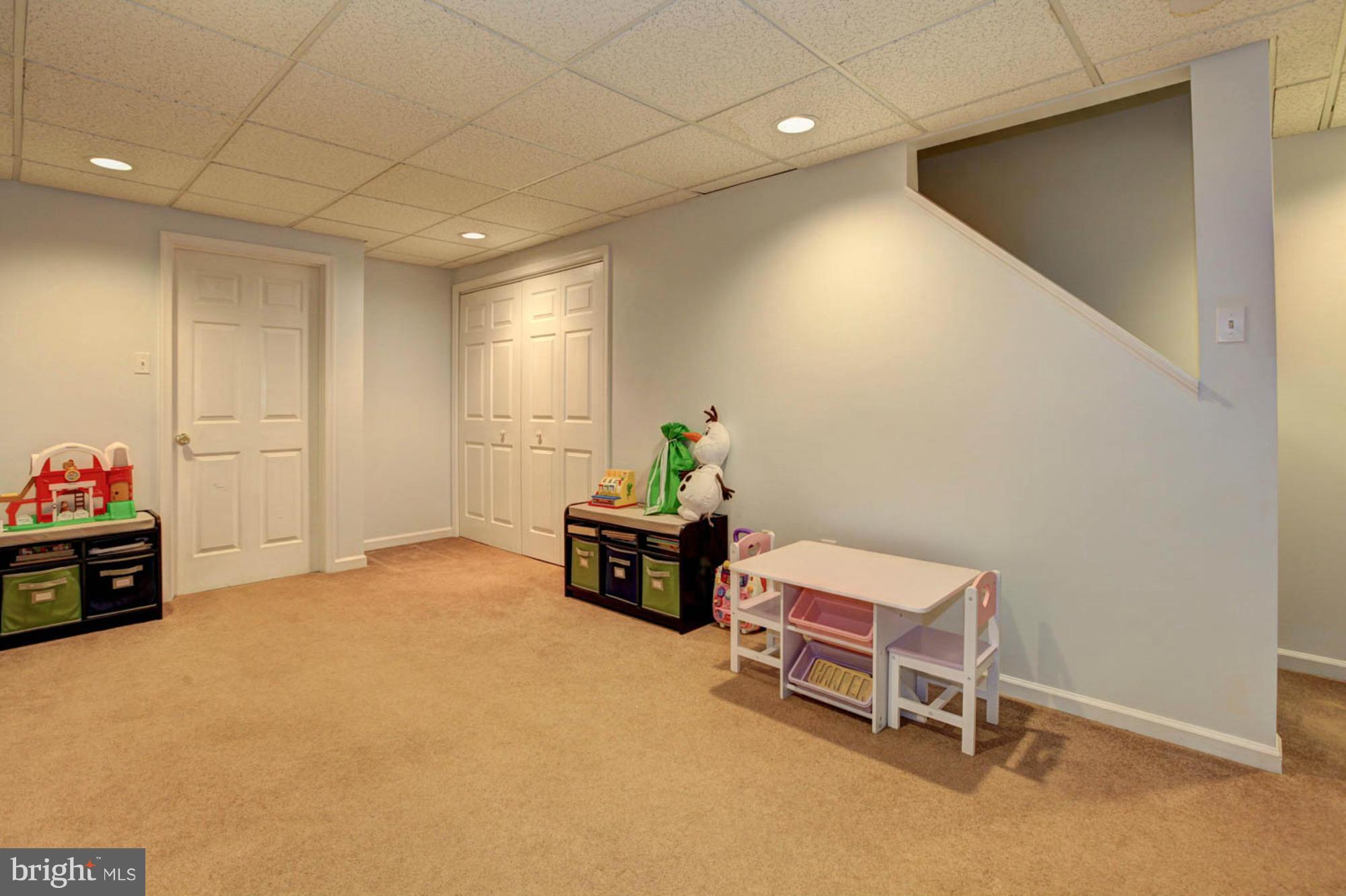 GUNNERS LAKE VILLAGE - Residential