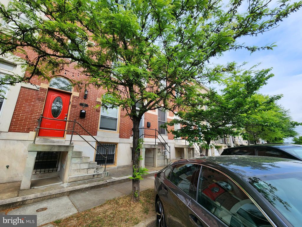 Photo of 420 Luzerne Avenue N, BALTIMORE, MD 21224 (MLS # MDBA2212784)