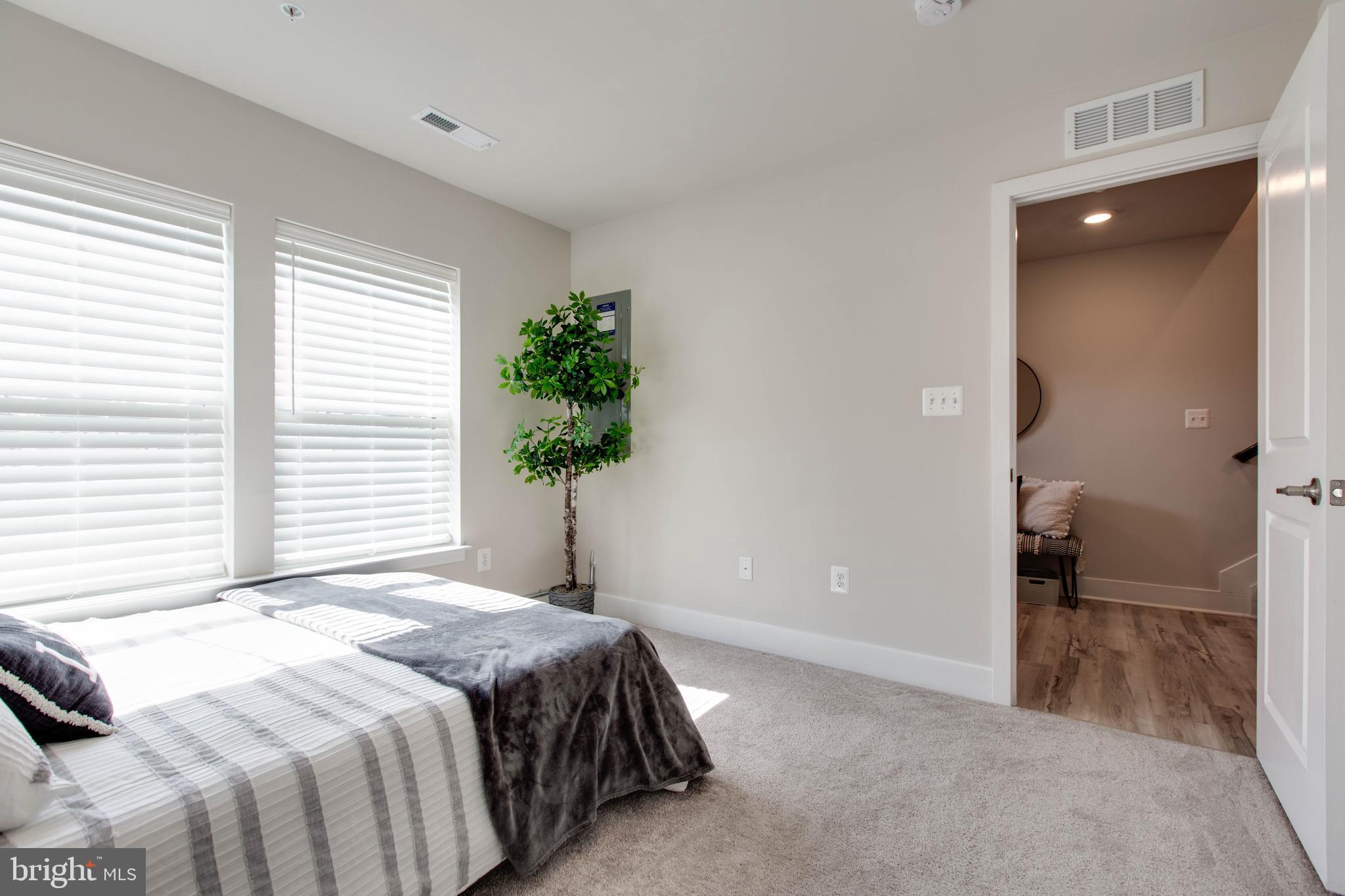 TANYARD SHORES - Residential