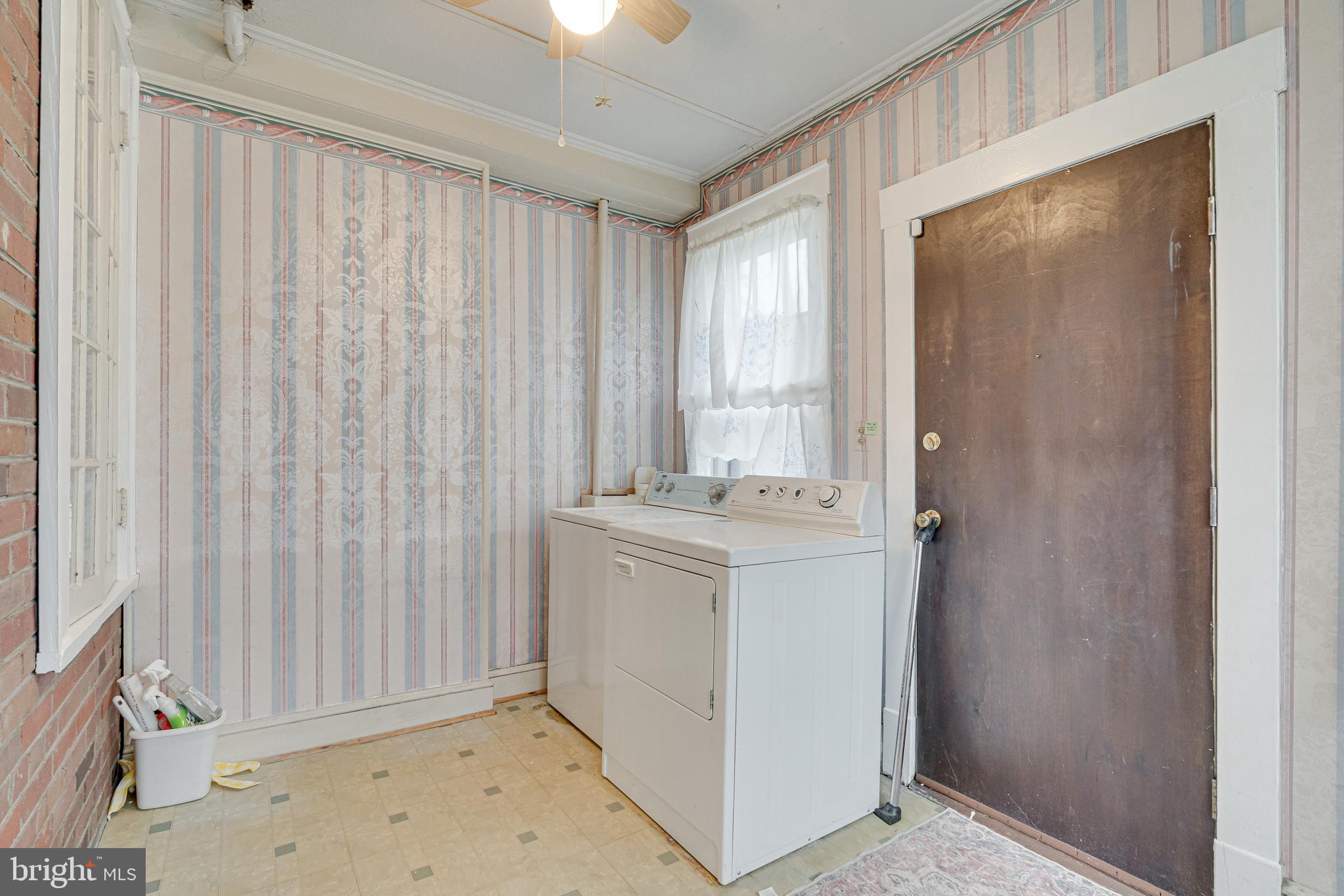 GRAYS - Residential Lease