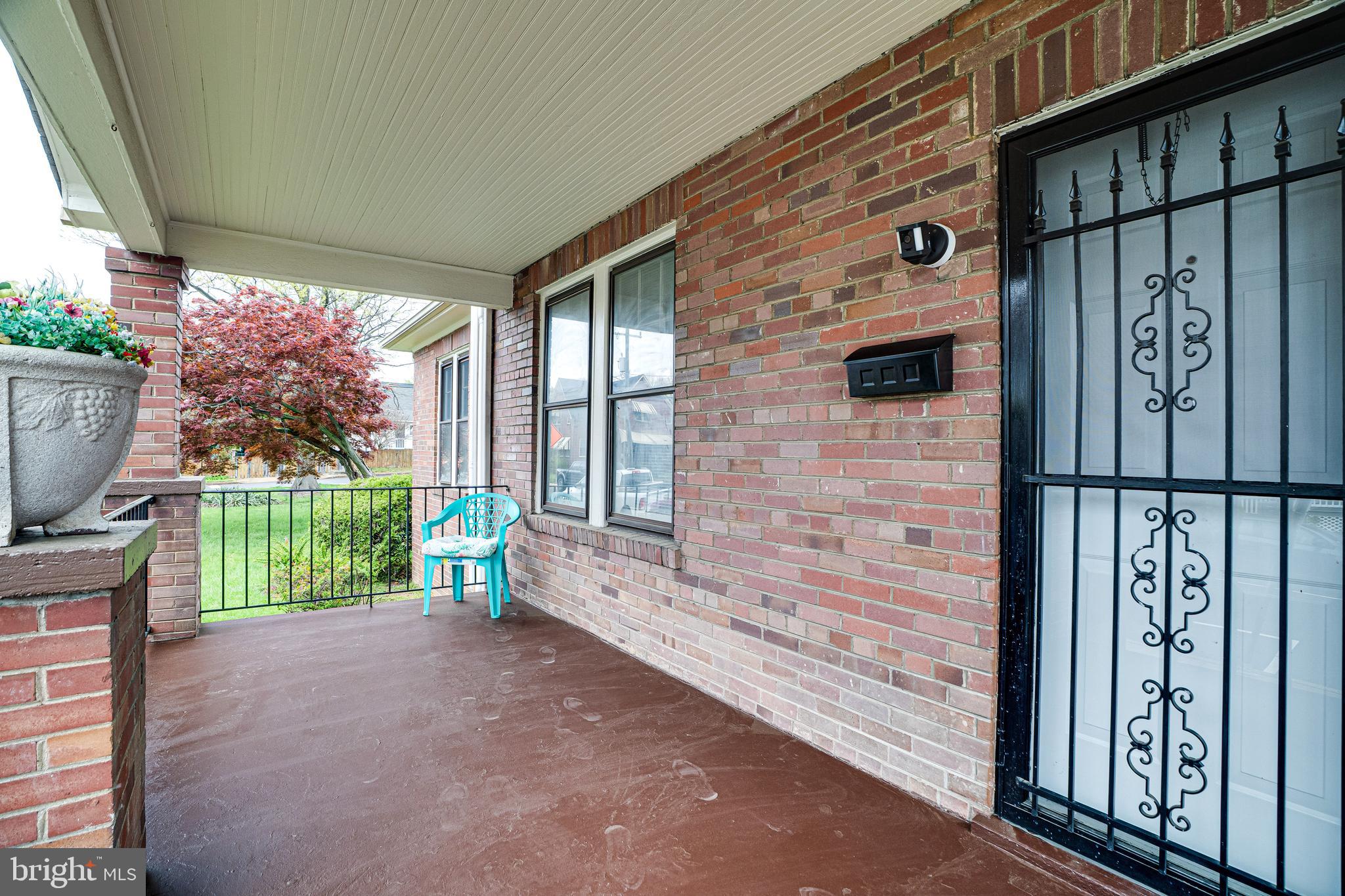 GRAYS - Residential Lease