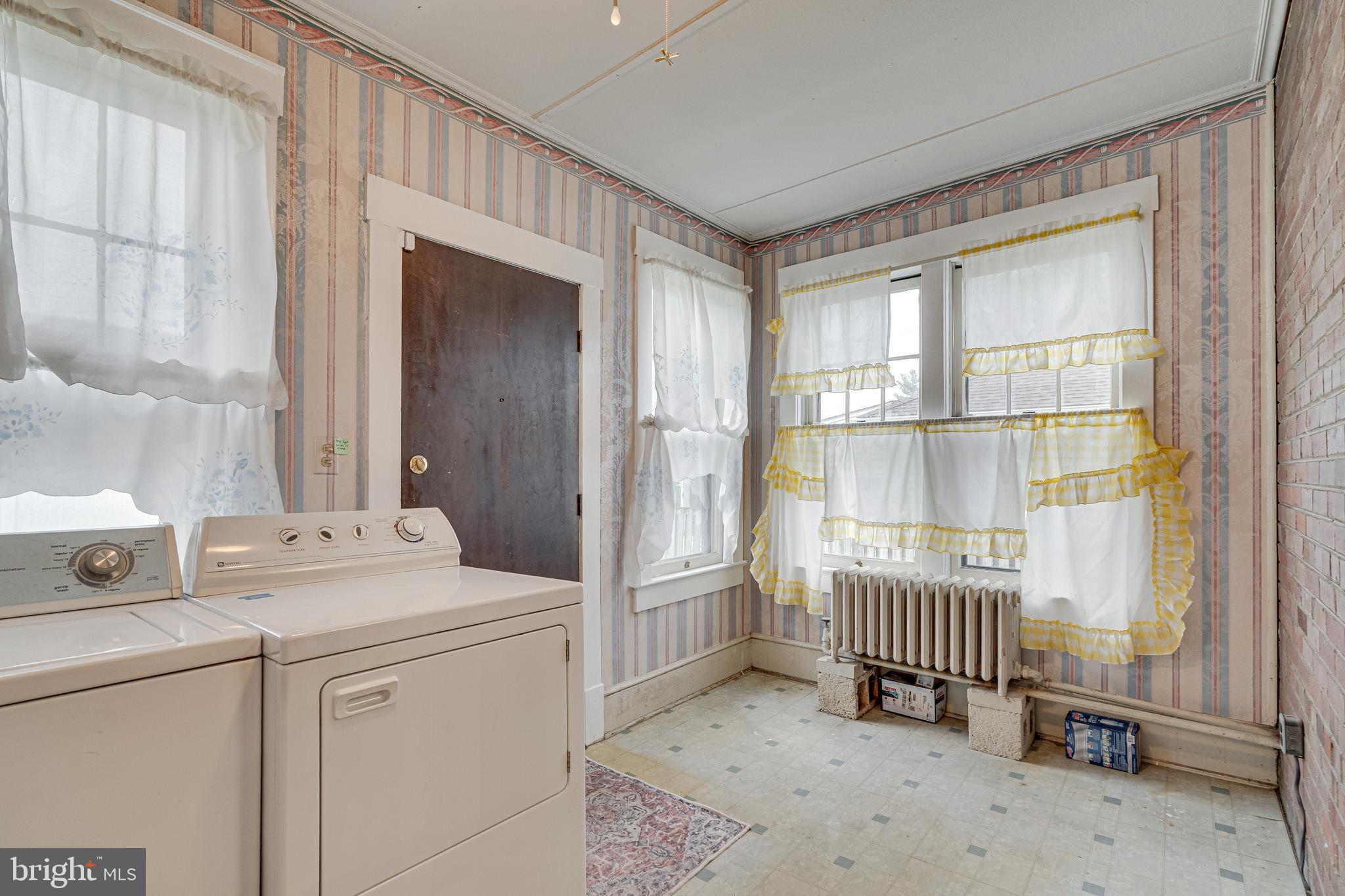 GRAYS - Residential Lease