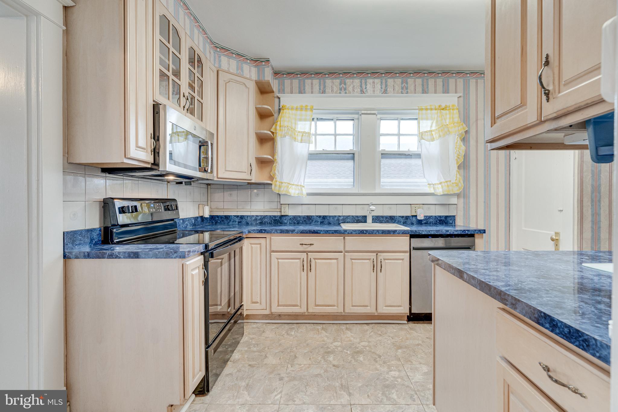 GRAYS - Residential Lease