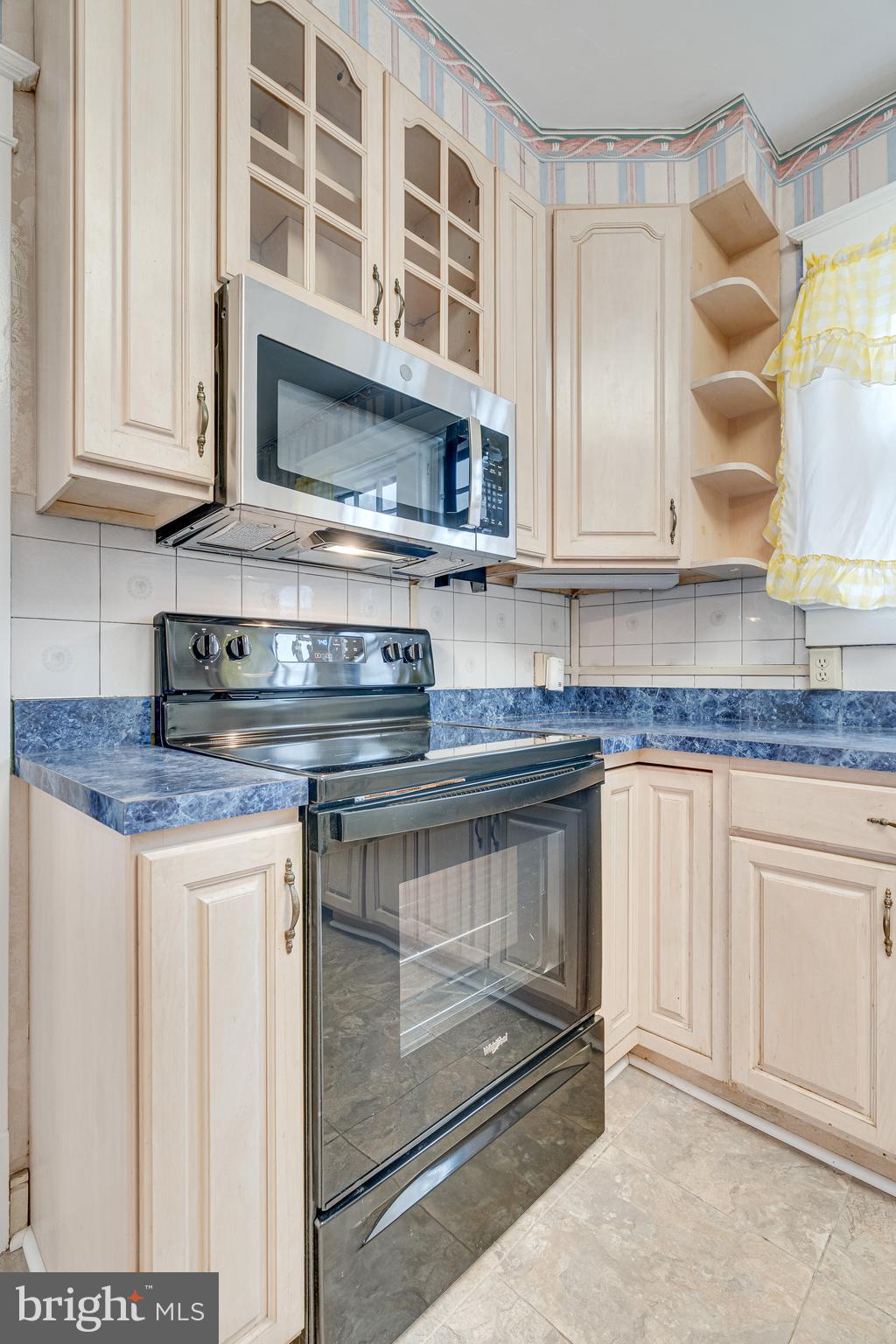 GRAYS - Residential Lease