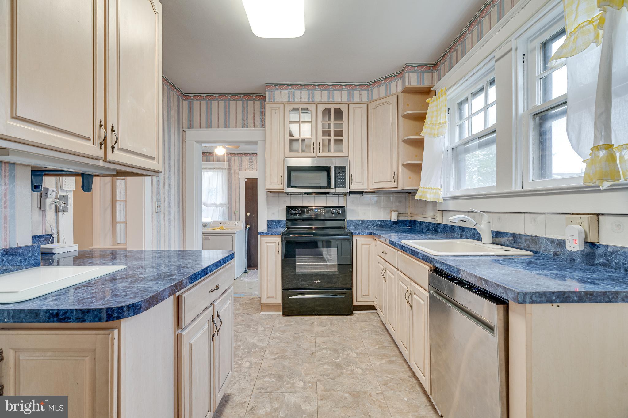 GRAYS - Residential Lease