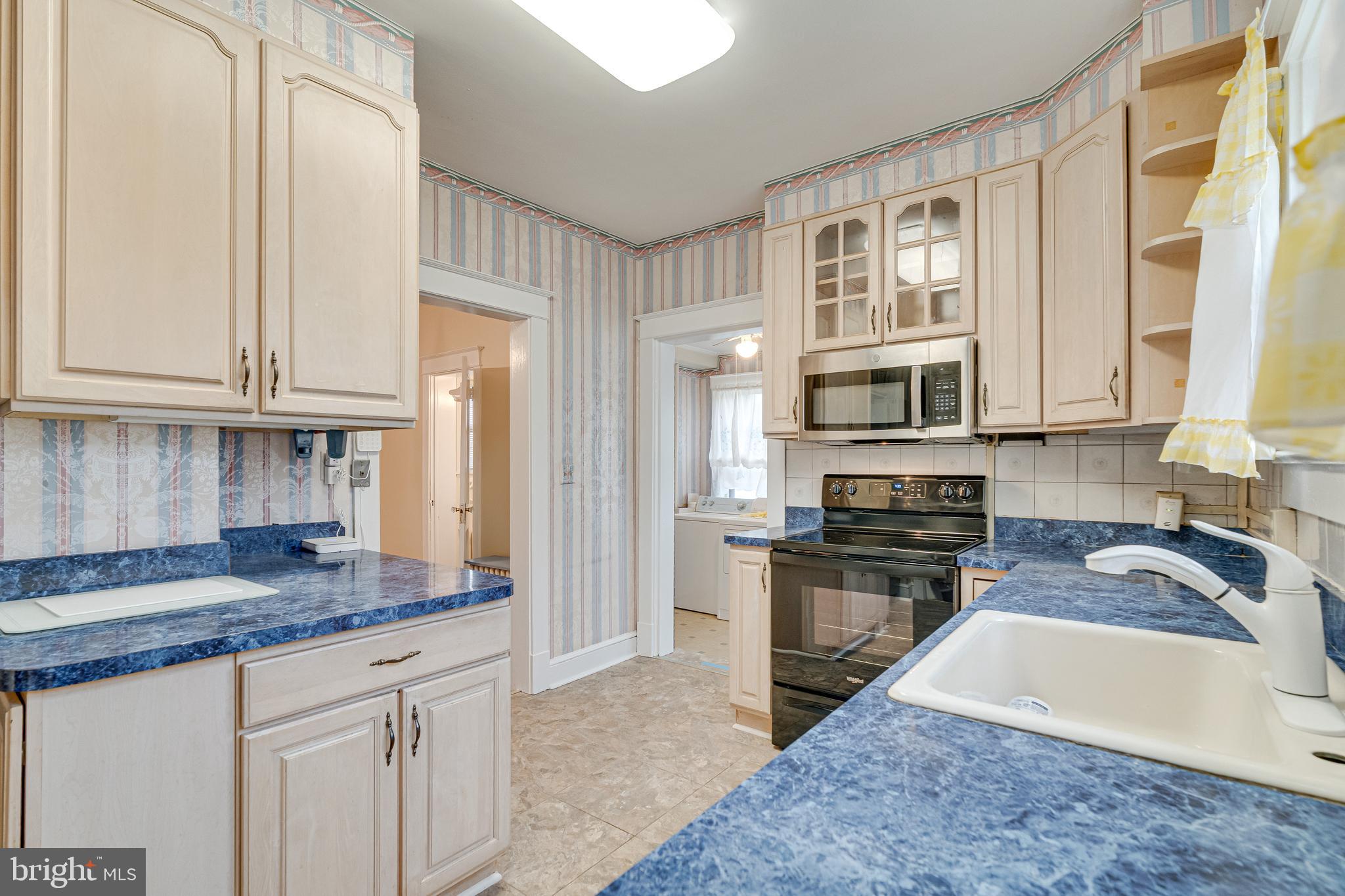 GRAYS - Residential Lease