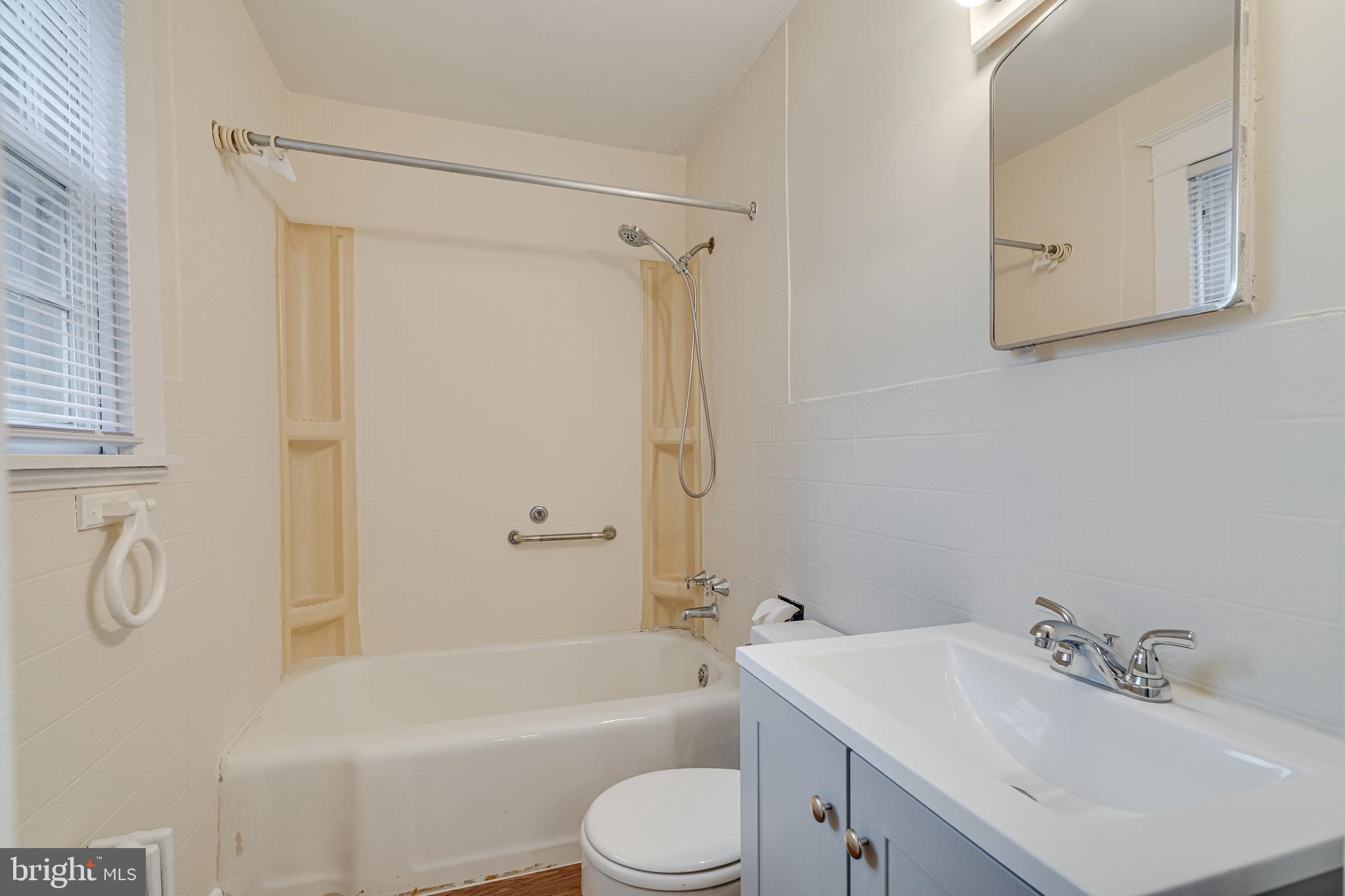 GRAYS - Residential Lease