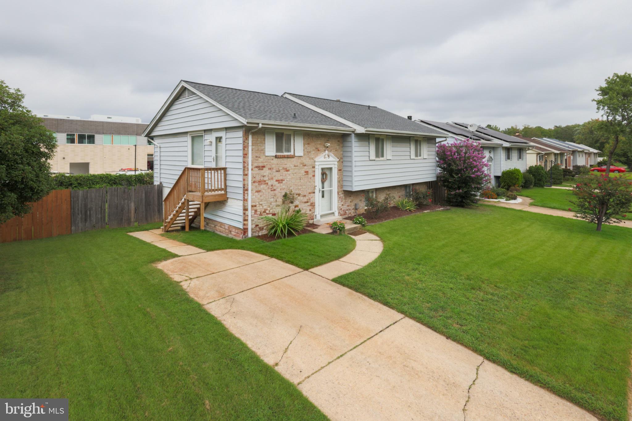 560 LANNY COURT