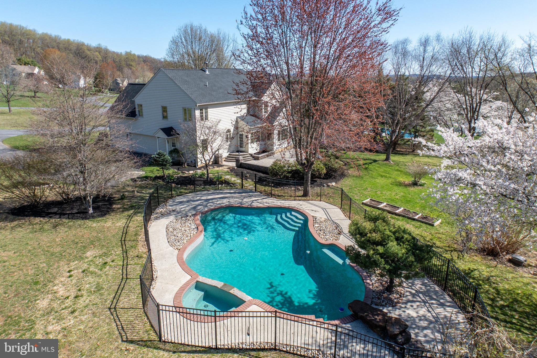 MARSHALL POND - Residential