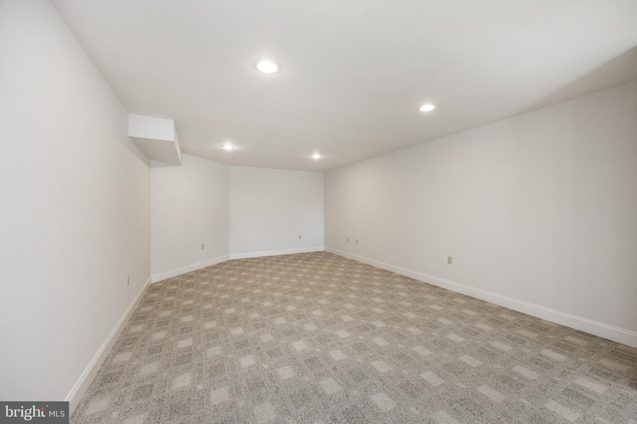 MARSHALL POND - Residential