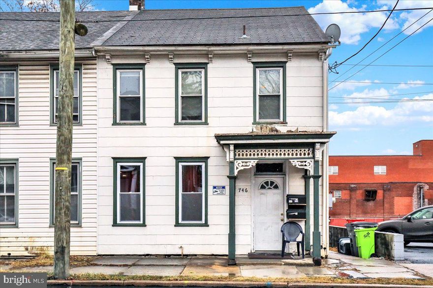 North Lebanon Duplex –  Excellent two-unit property featuring (1) 1BR unit and (1) 2BR unit. Whether you are a first-time investor or looking to grow your portfolio, this north-side property provides a great opportunity.