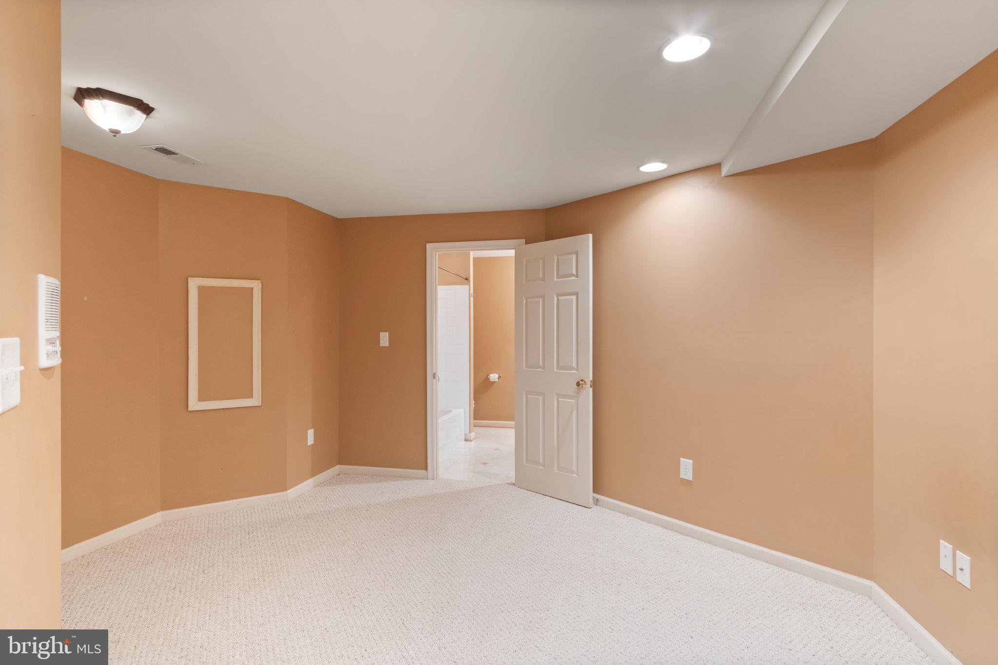 SEVEN LAKES - Residential