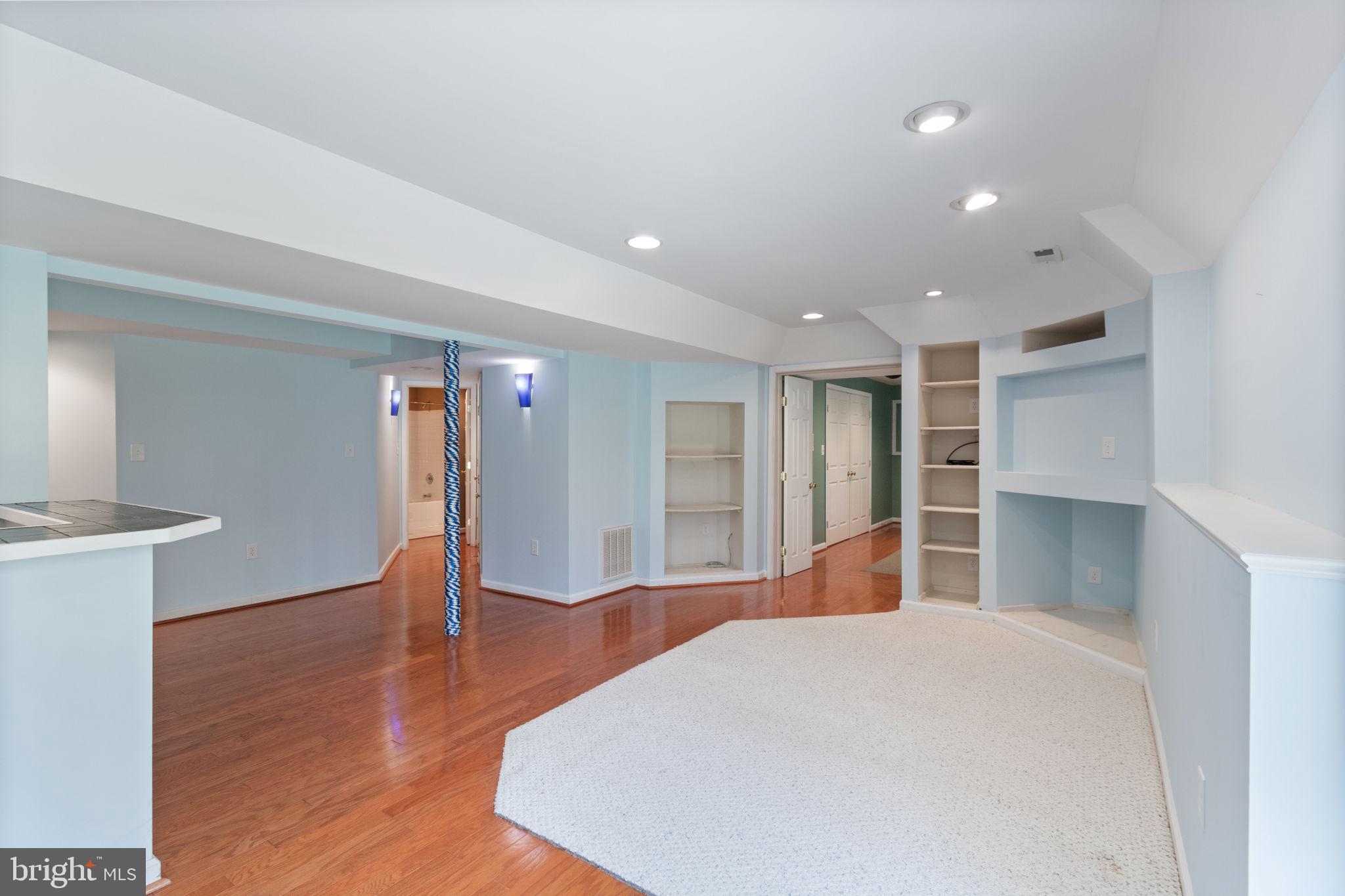 SEVEN LAKES - Residential