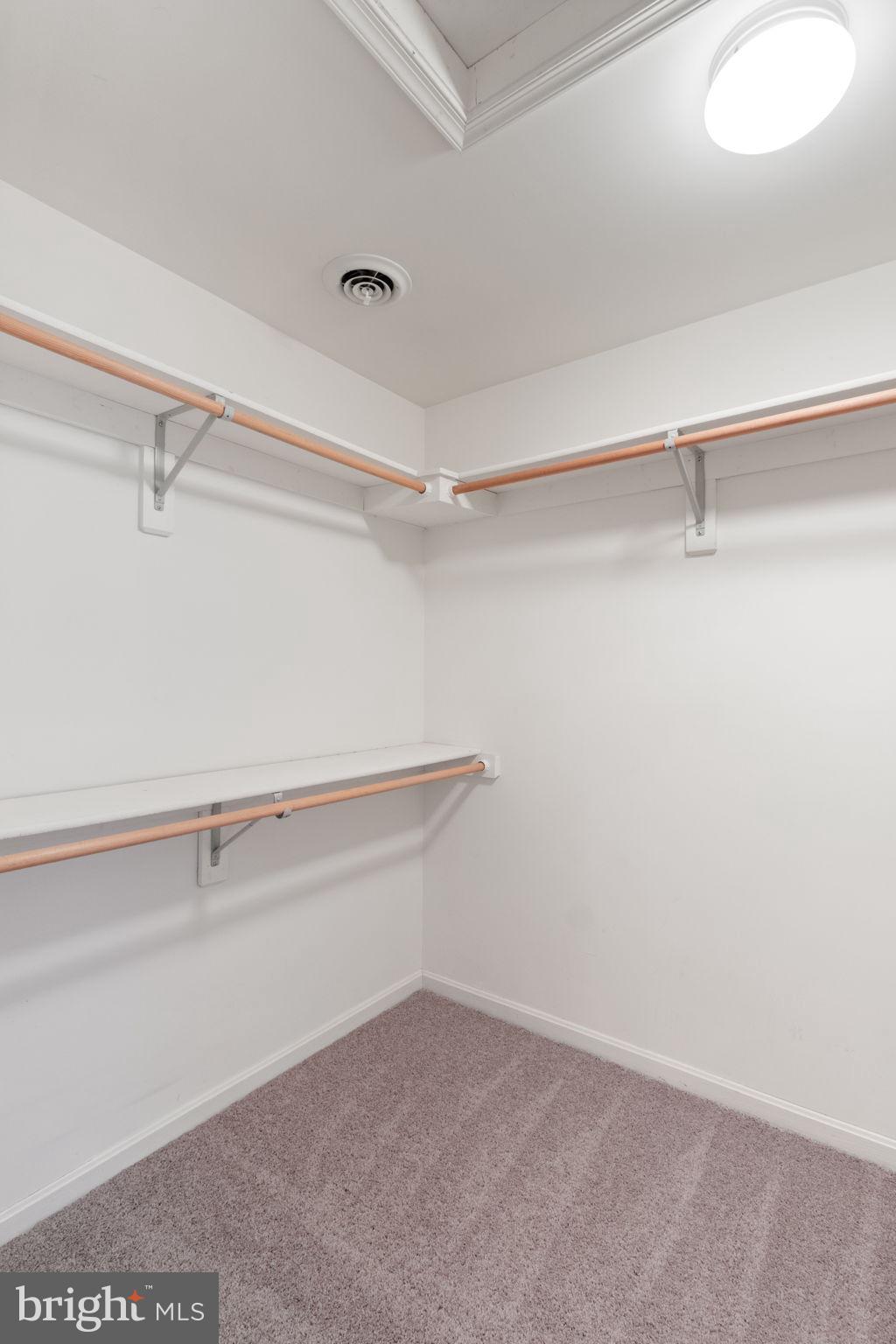 SEVEN LAKES - Residential