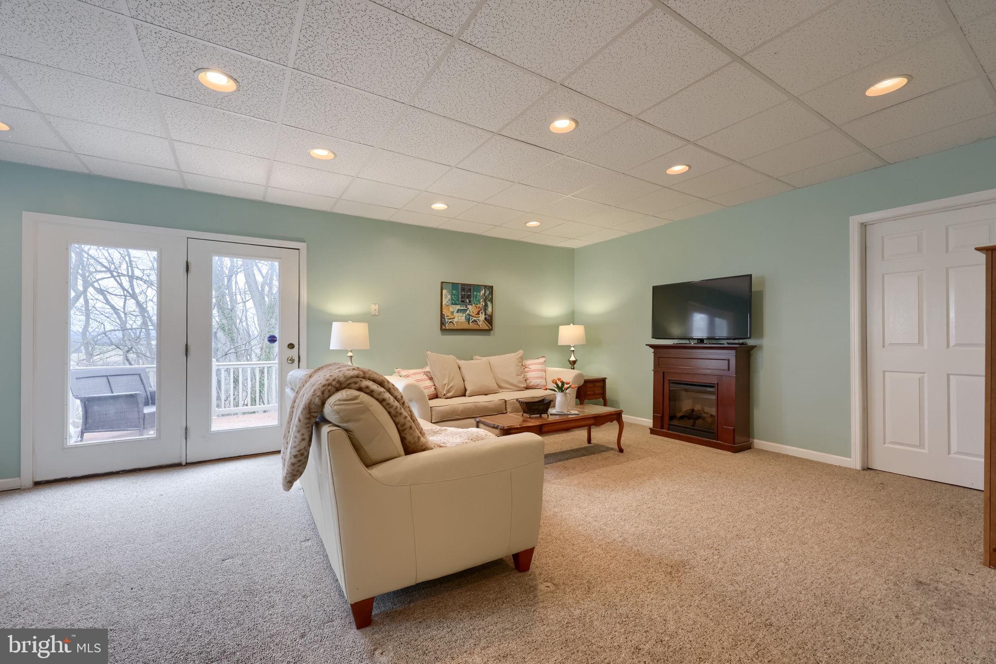 BLOSSOM HILL - Residential