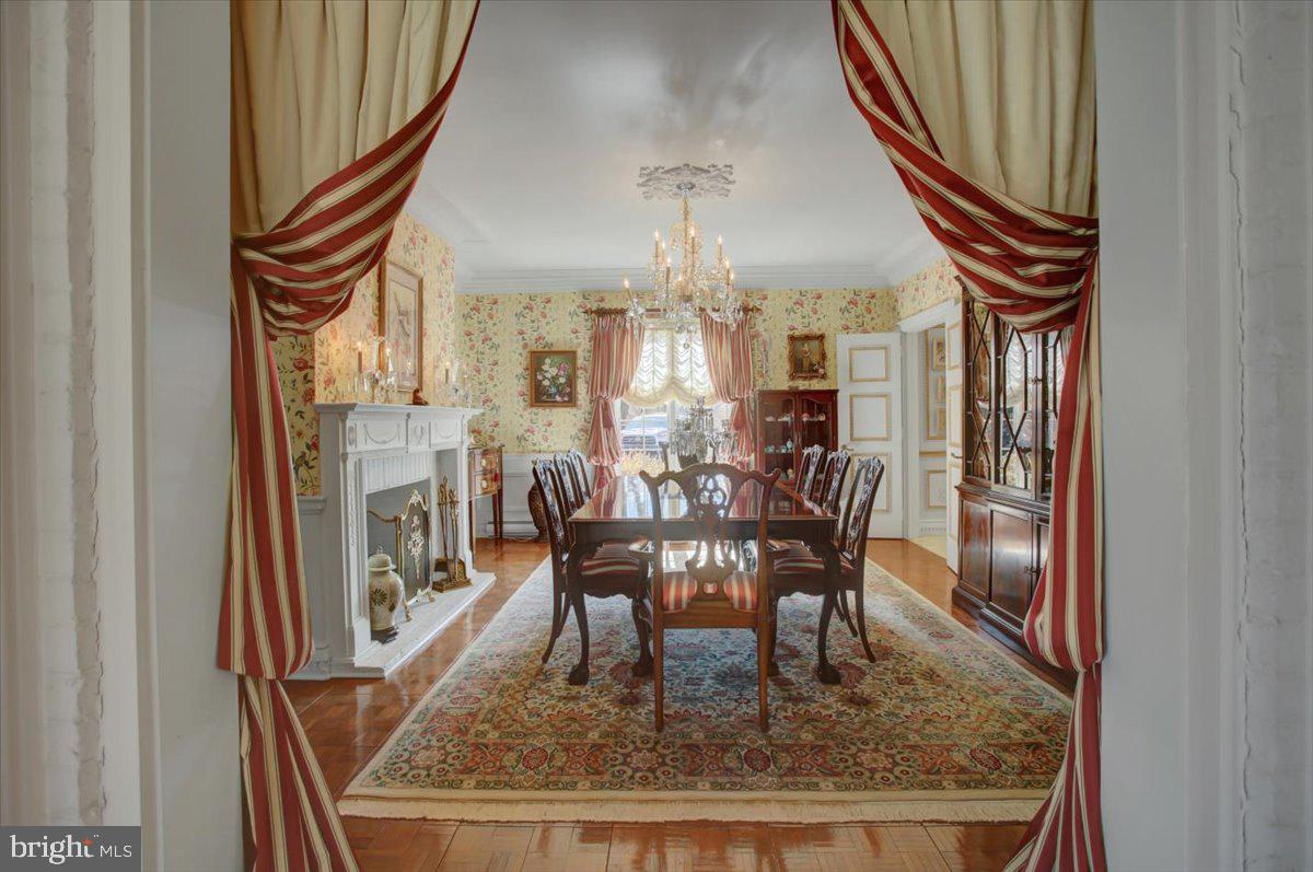 MEADOWBROOK - Residential