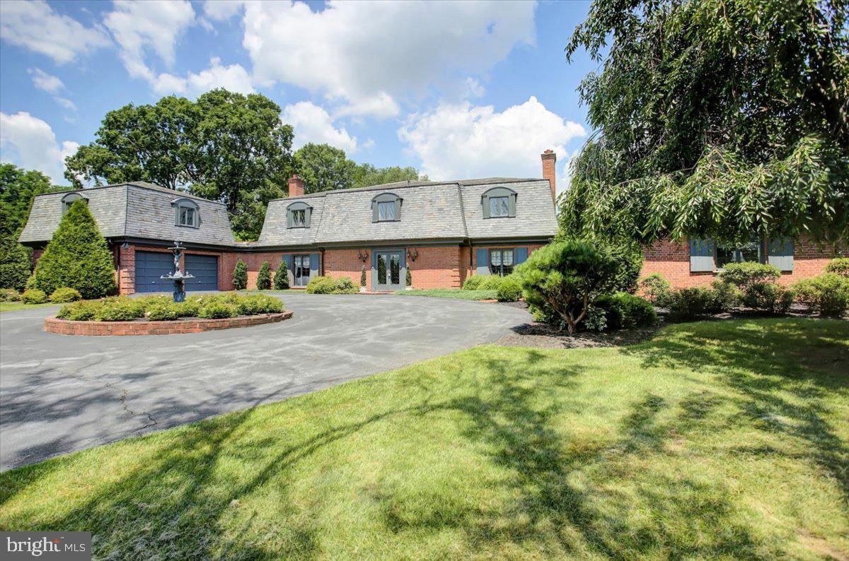 MEADOWBROOK - Residential