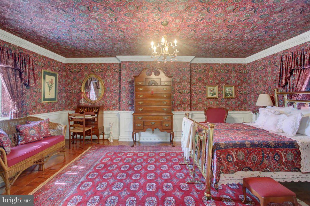 MEADOWBROOK - Residential