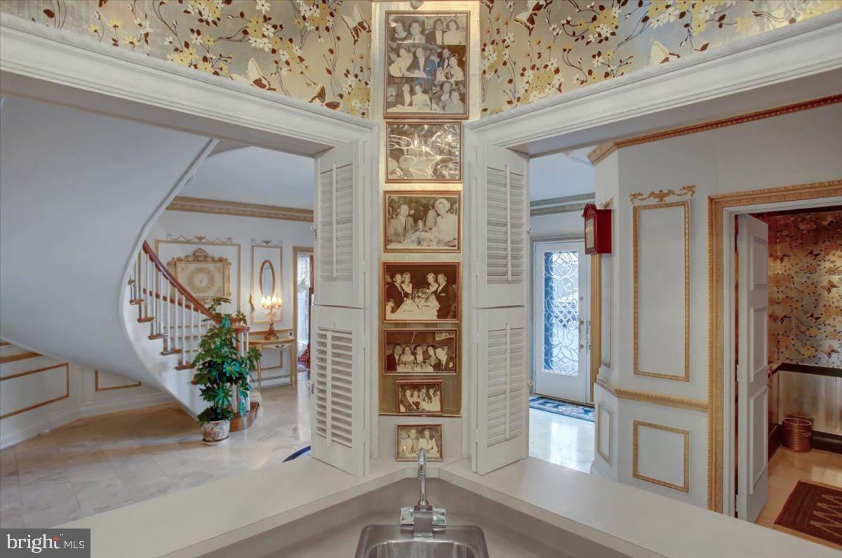 MEADOWBROOK - Residential