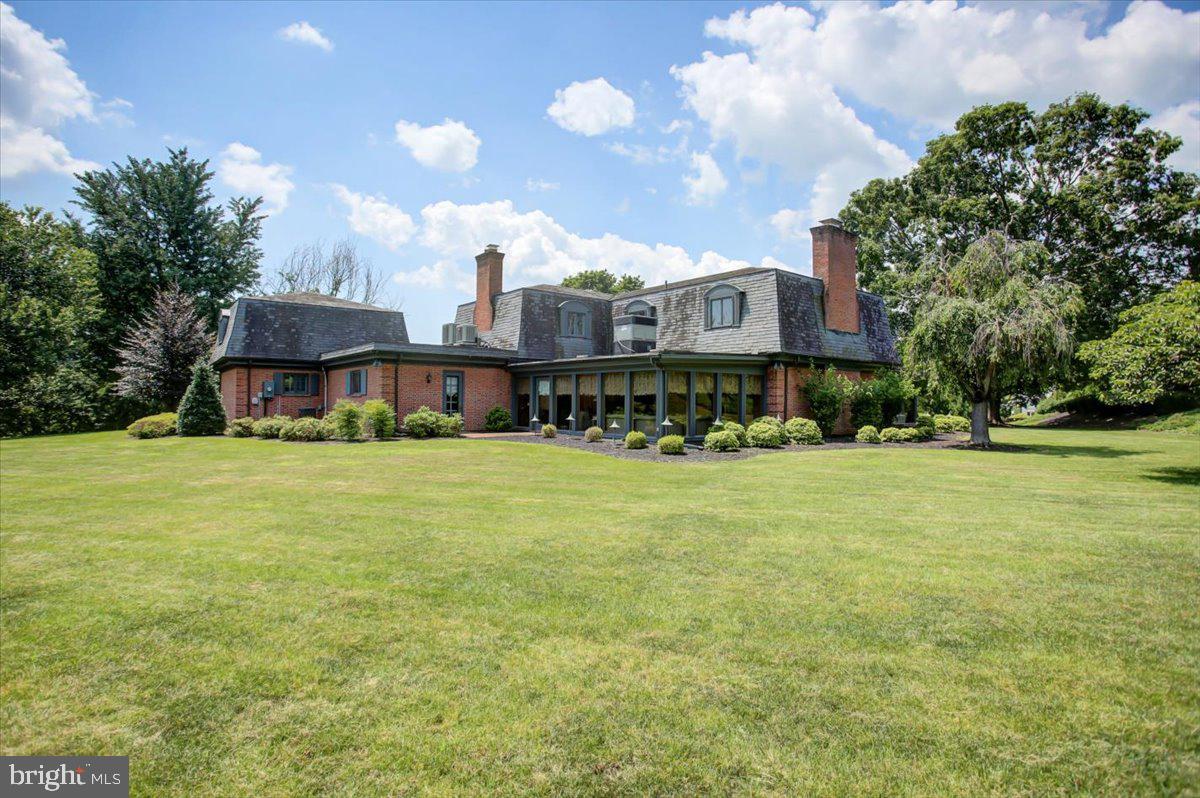 MEADOWBROOK - Residential