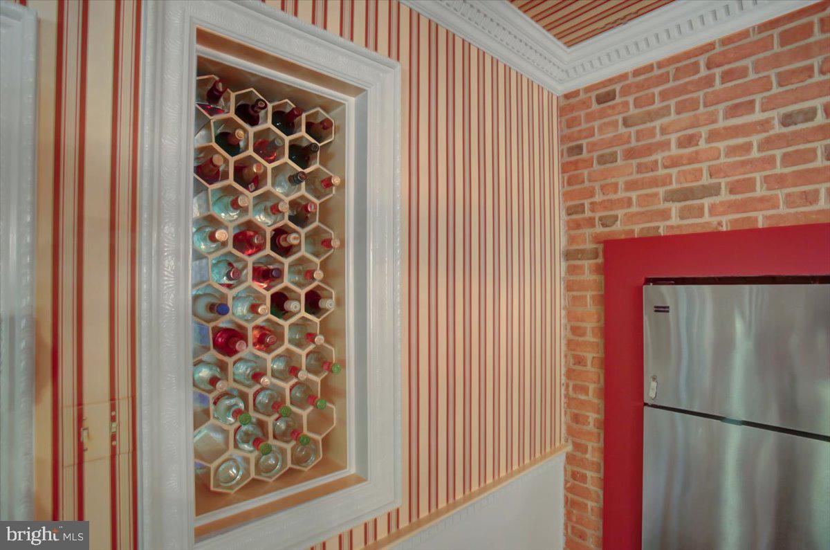 MEADOWBROOK - Residential