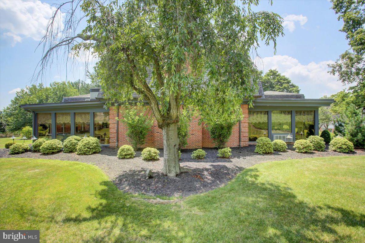 MEADOWBROOK - Residential