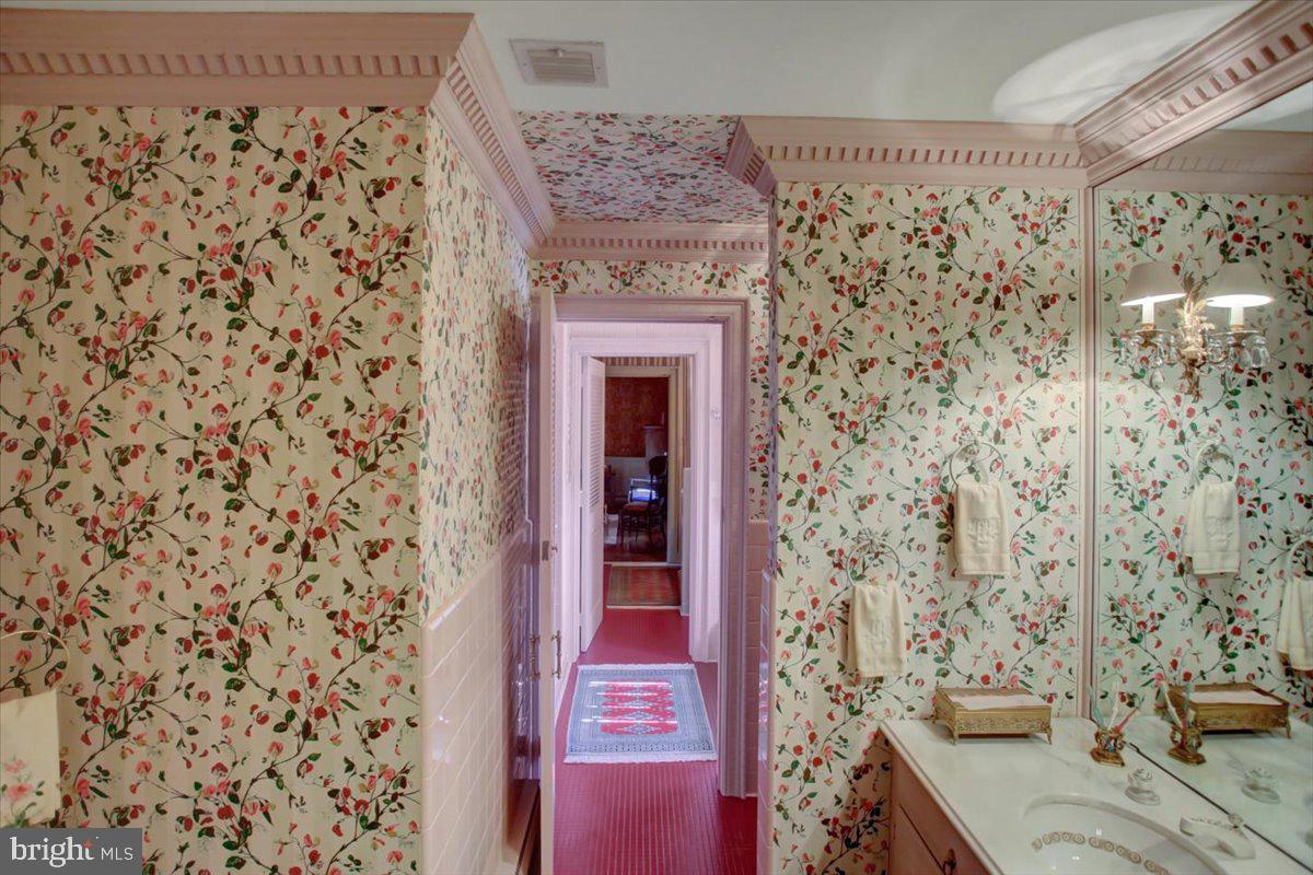 MEADOWBROOK - Residential