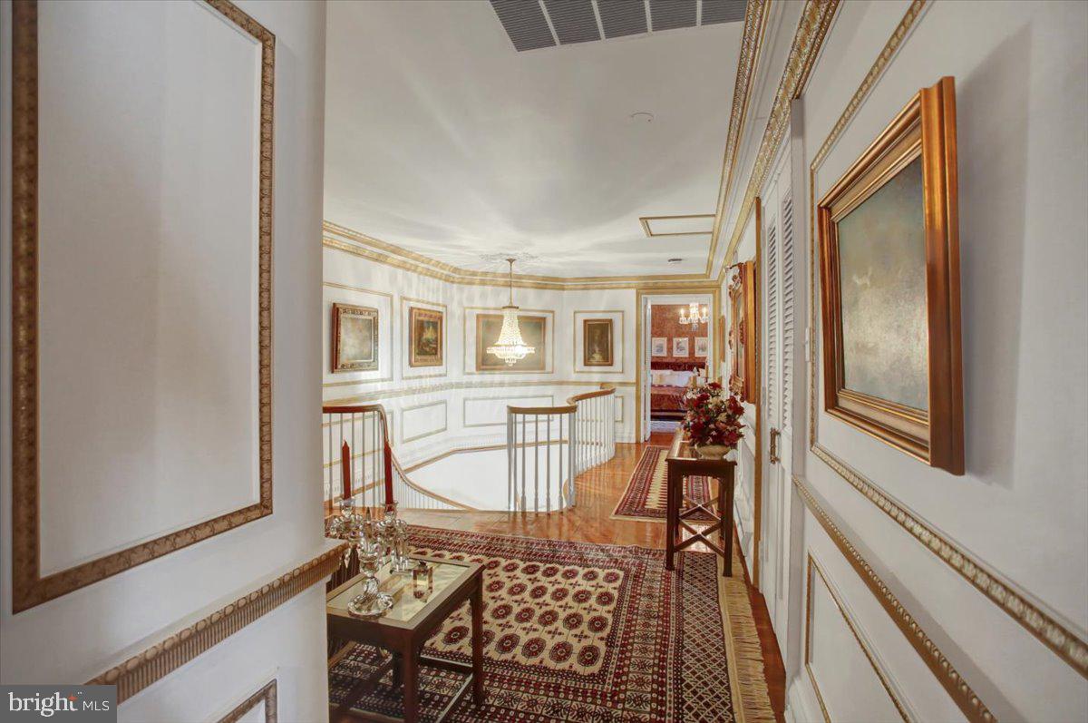 MEADOWBROOK - Residential