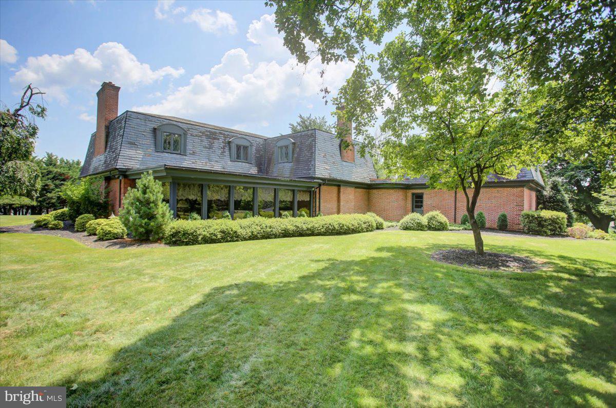 MEADOWBROOK - Residential