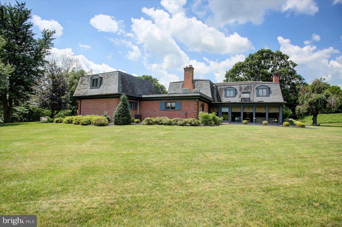 MEADOWBROOK - Residential