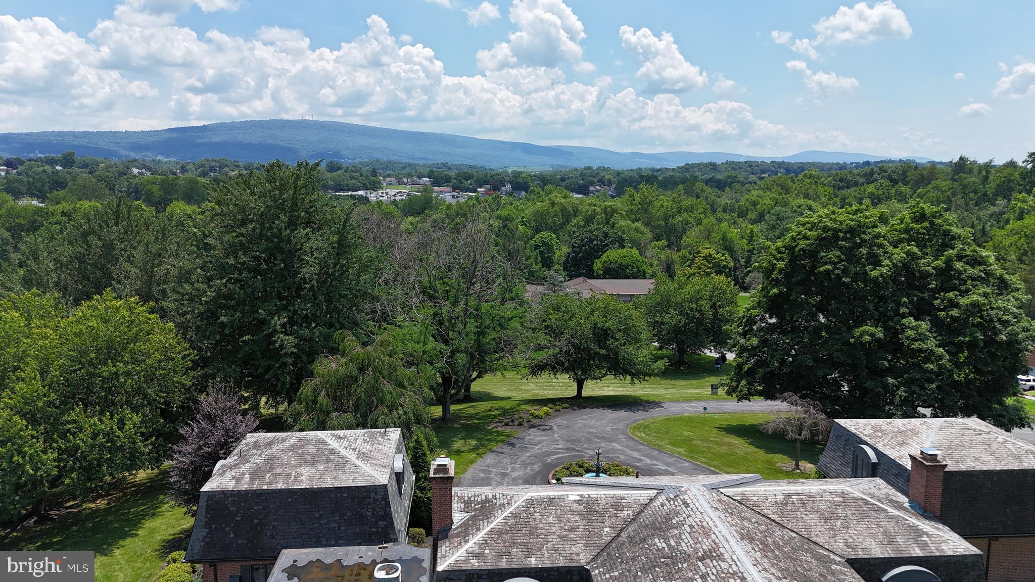 MEADOWBROOK - Residential