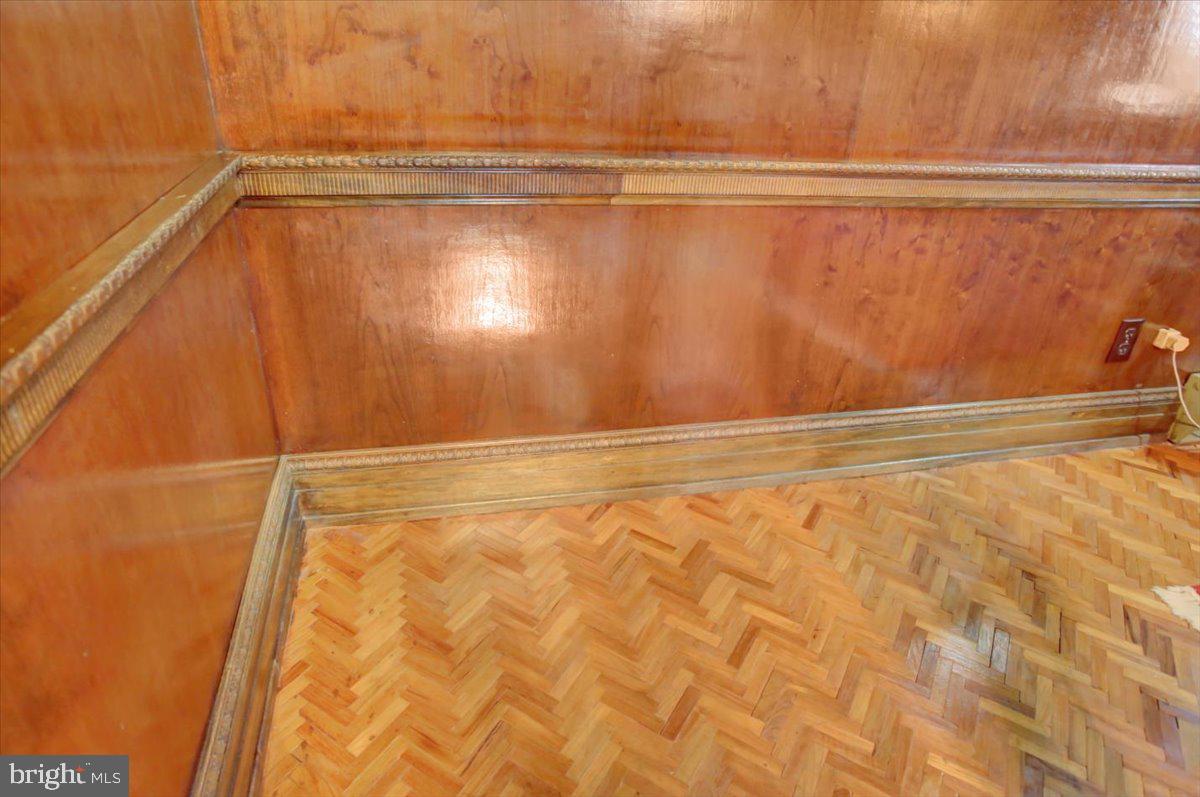 MEADOWBROOK - Residential