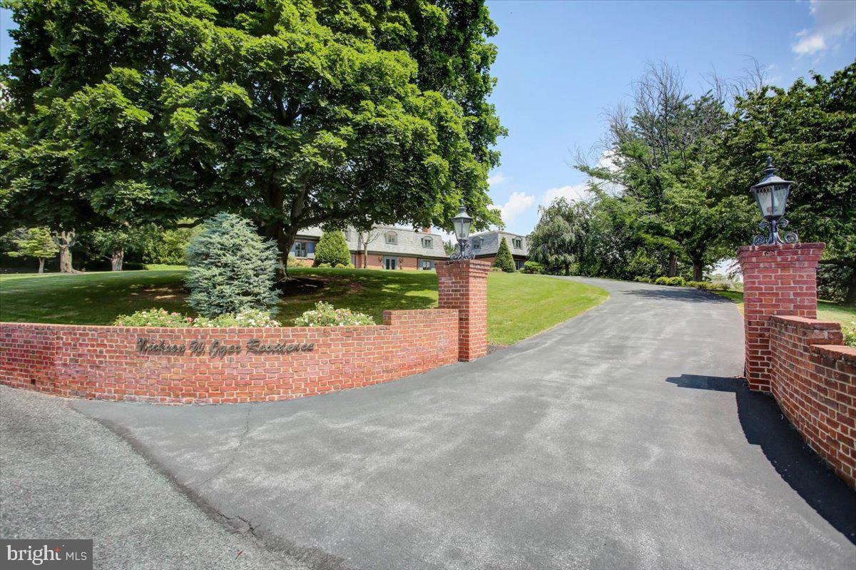 MEADOWBROOK - Residential