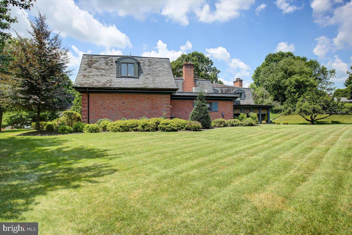 MEADOWBROOK - Residential