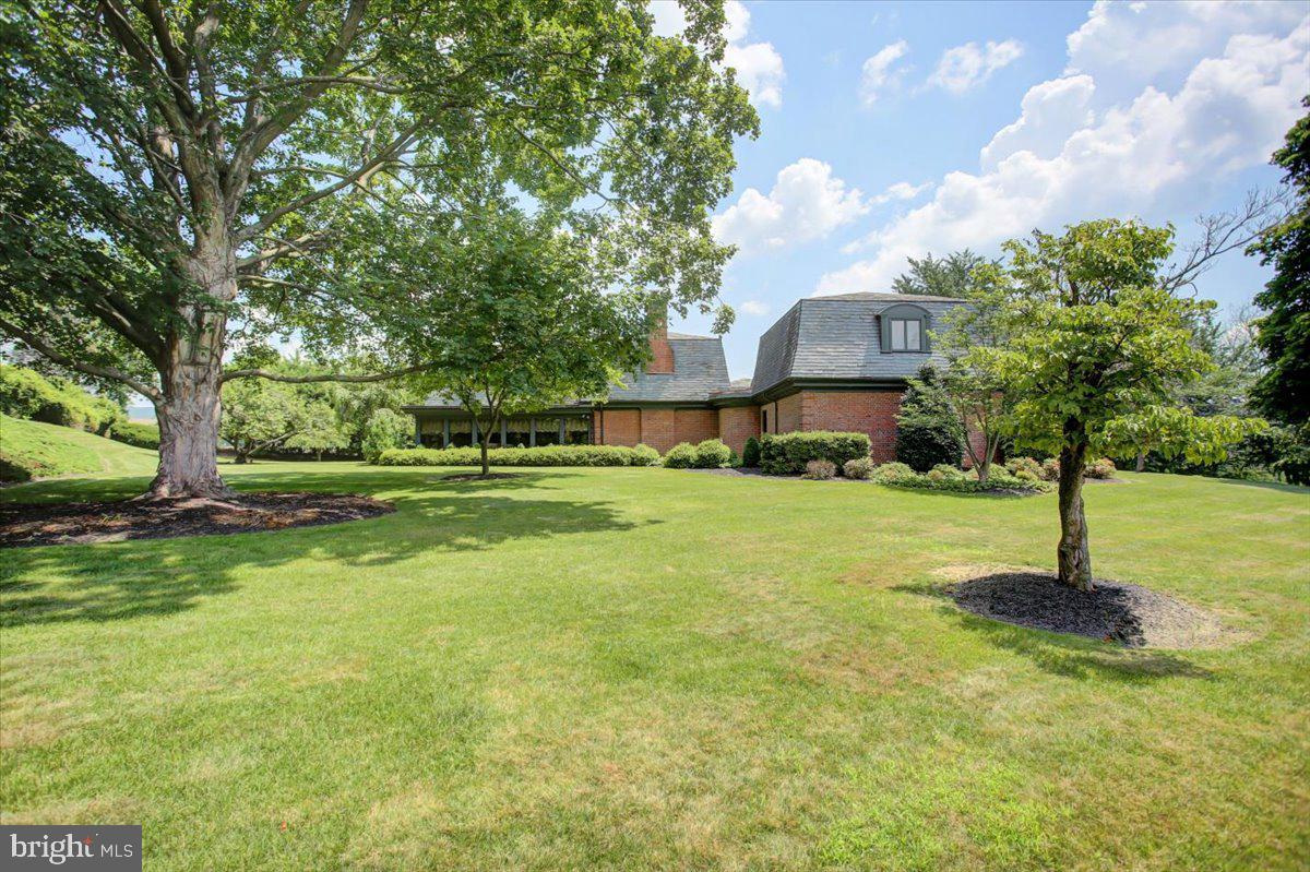 MEADOWBROOK - Residential