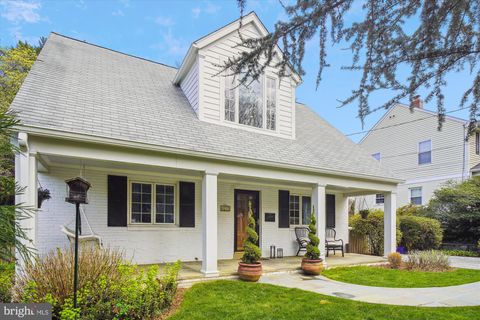 Photo of 4211 MATTHEWS LN, KENSINGTON, MD 20895 (MLS # MDMC2087402) Photo of 4211 MATTHEWS LN, KENSINGTON, MD 20895 (MLS # MDMC2087402)