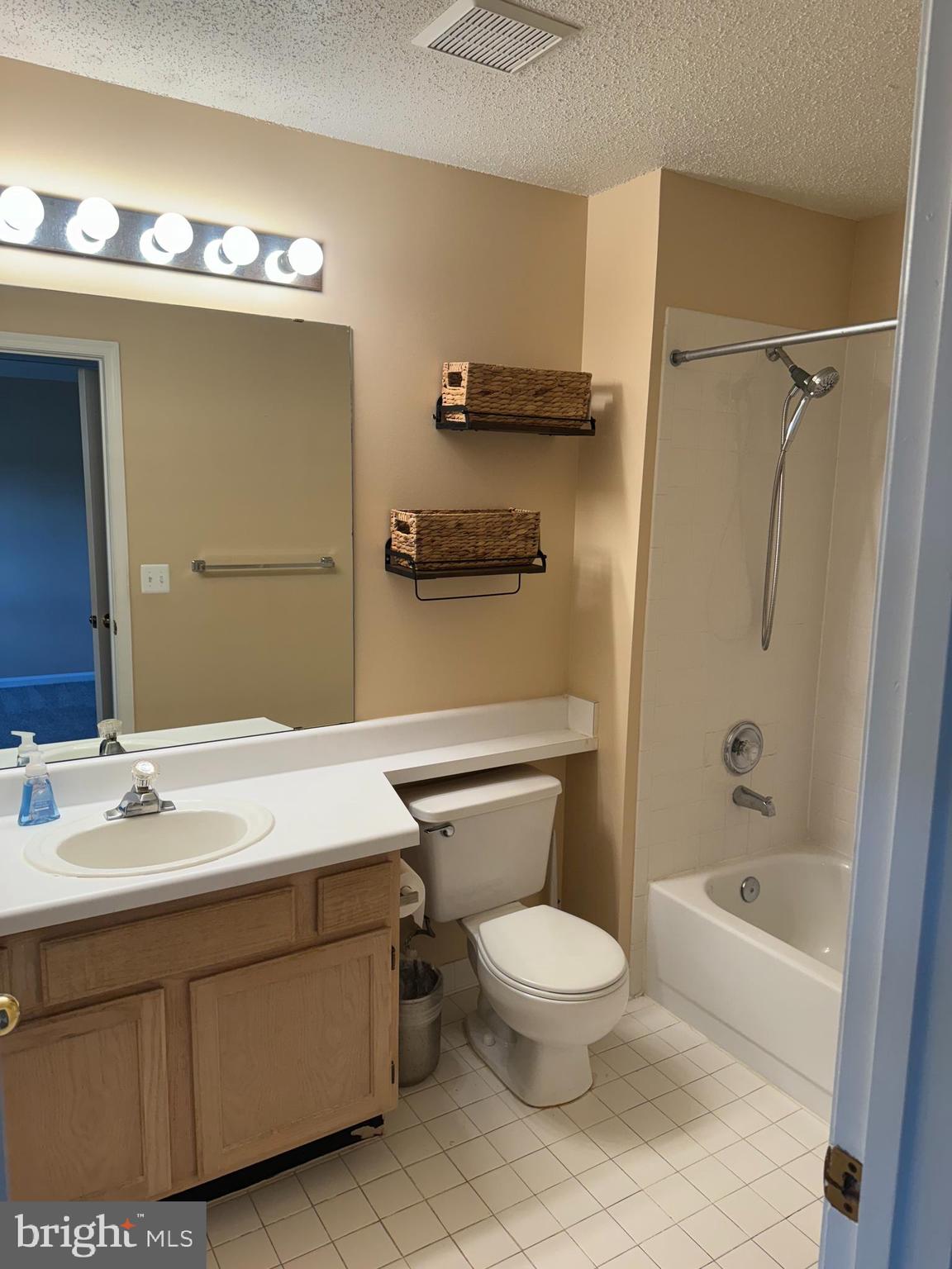 OAK PARK CONDO - Residential