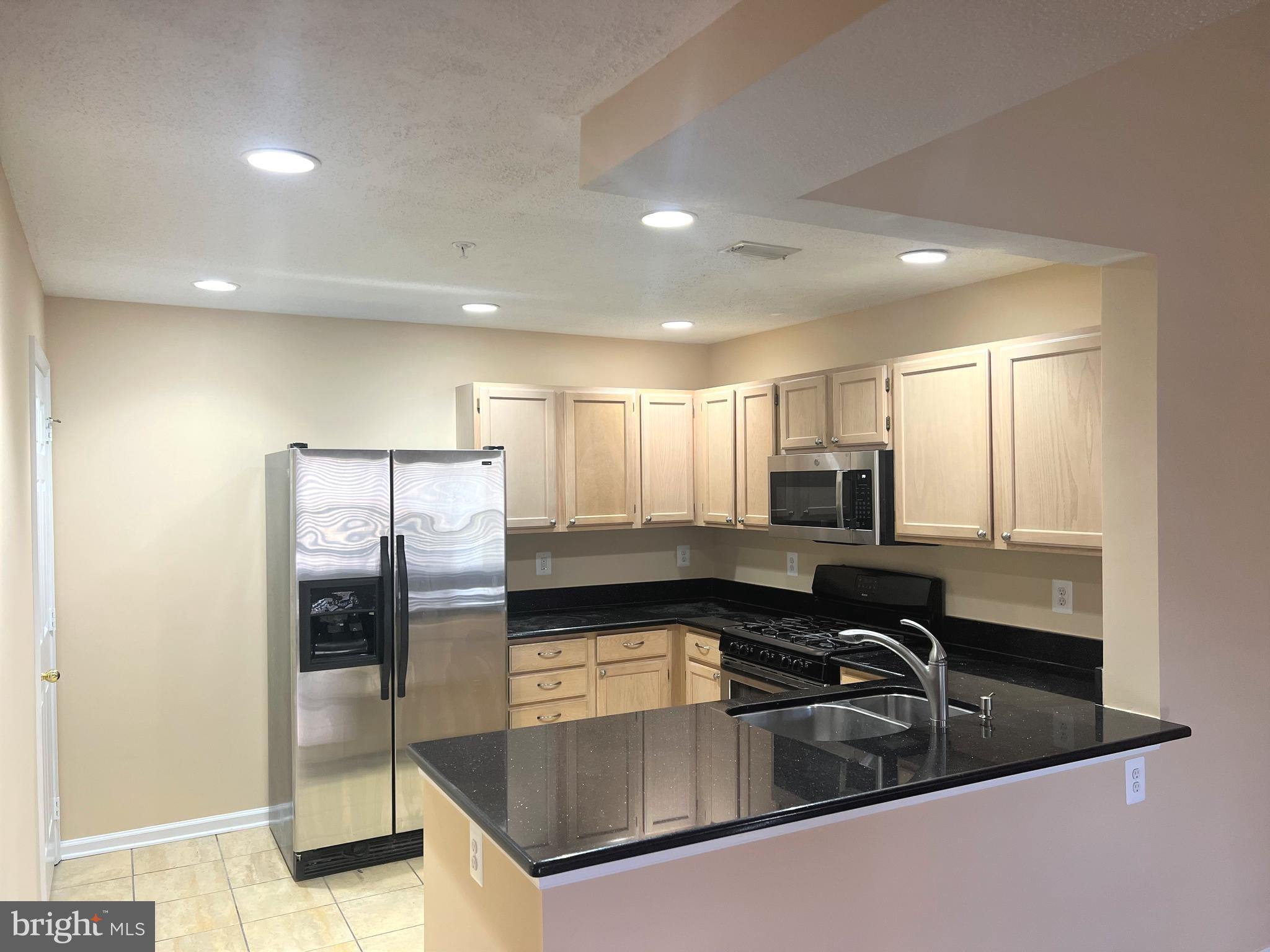 OAK PARK CONDO - Residential