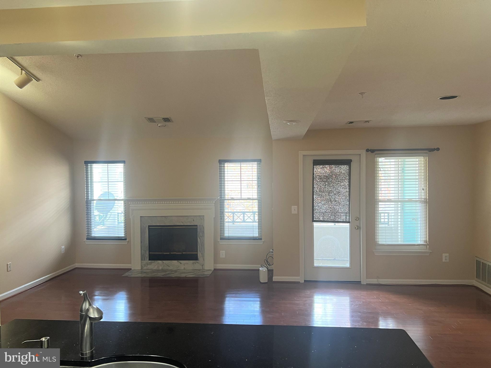 OAK PARK CONDO - Residential