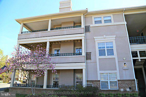 OAK PARK CONDO - Residential