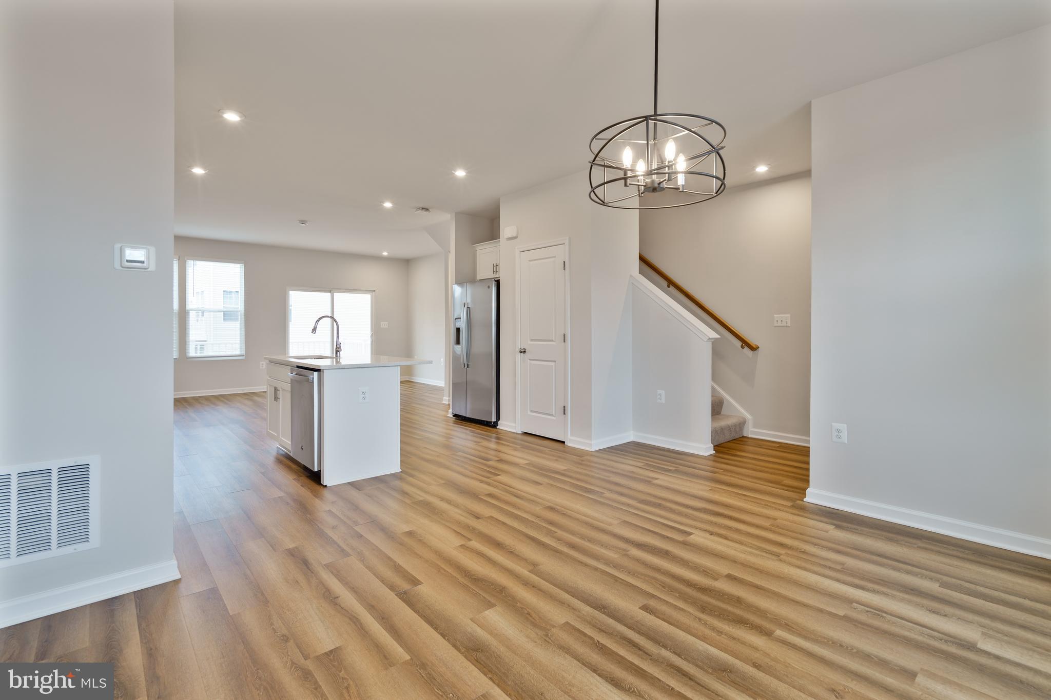 PRESIDENTS POINTE - Residential