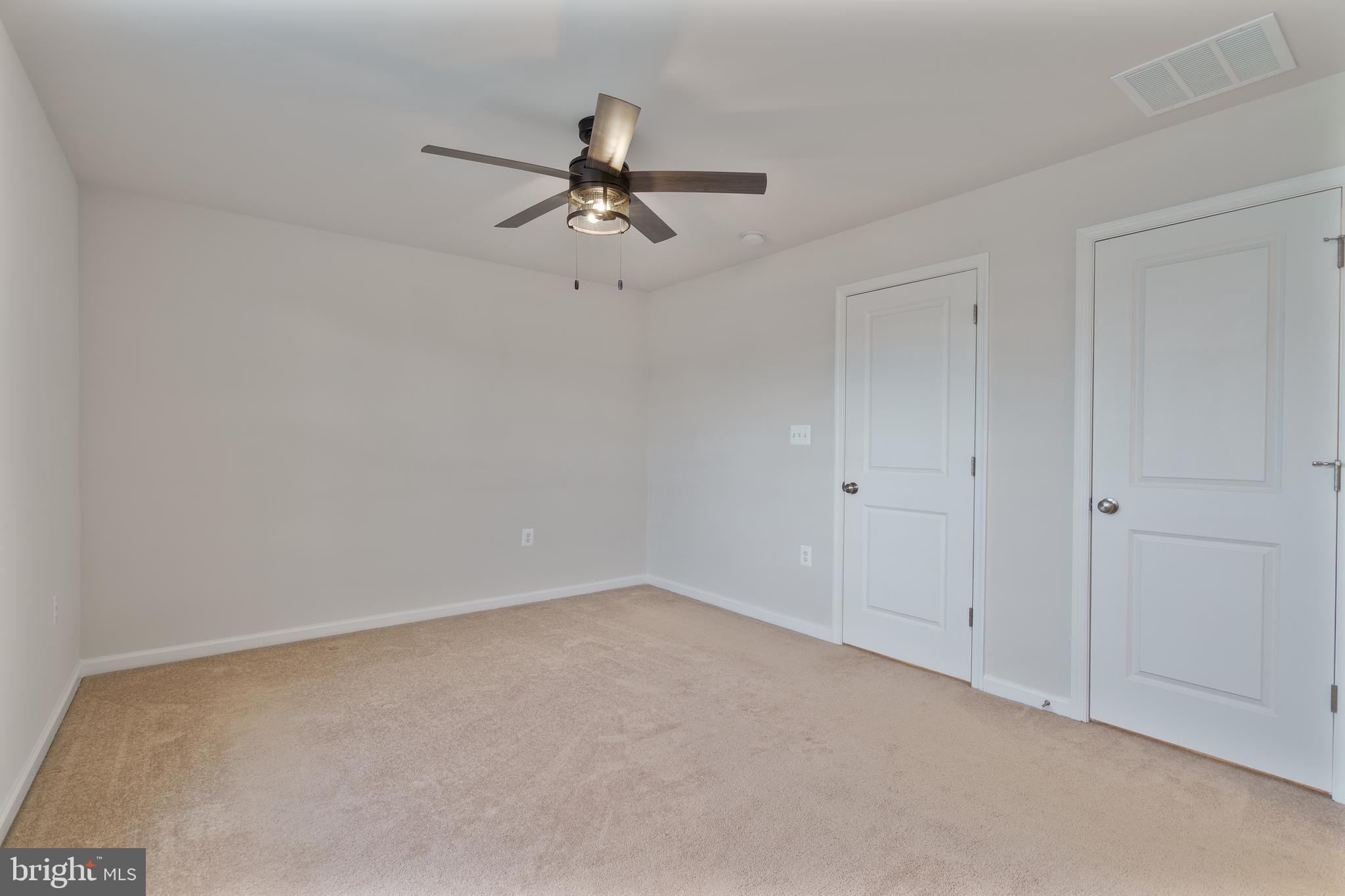 PRESIDENTS POINTE - Residential