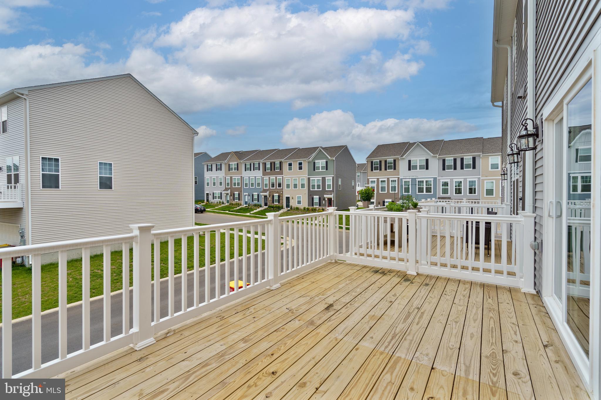 PRESIDENTS POINTE - Residential