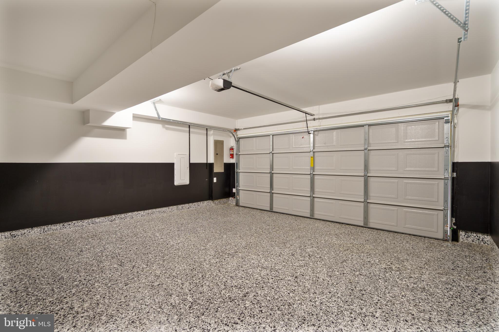 PRESIDENTS POINTE - Residential