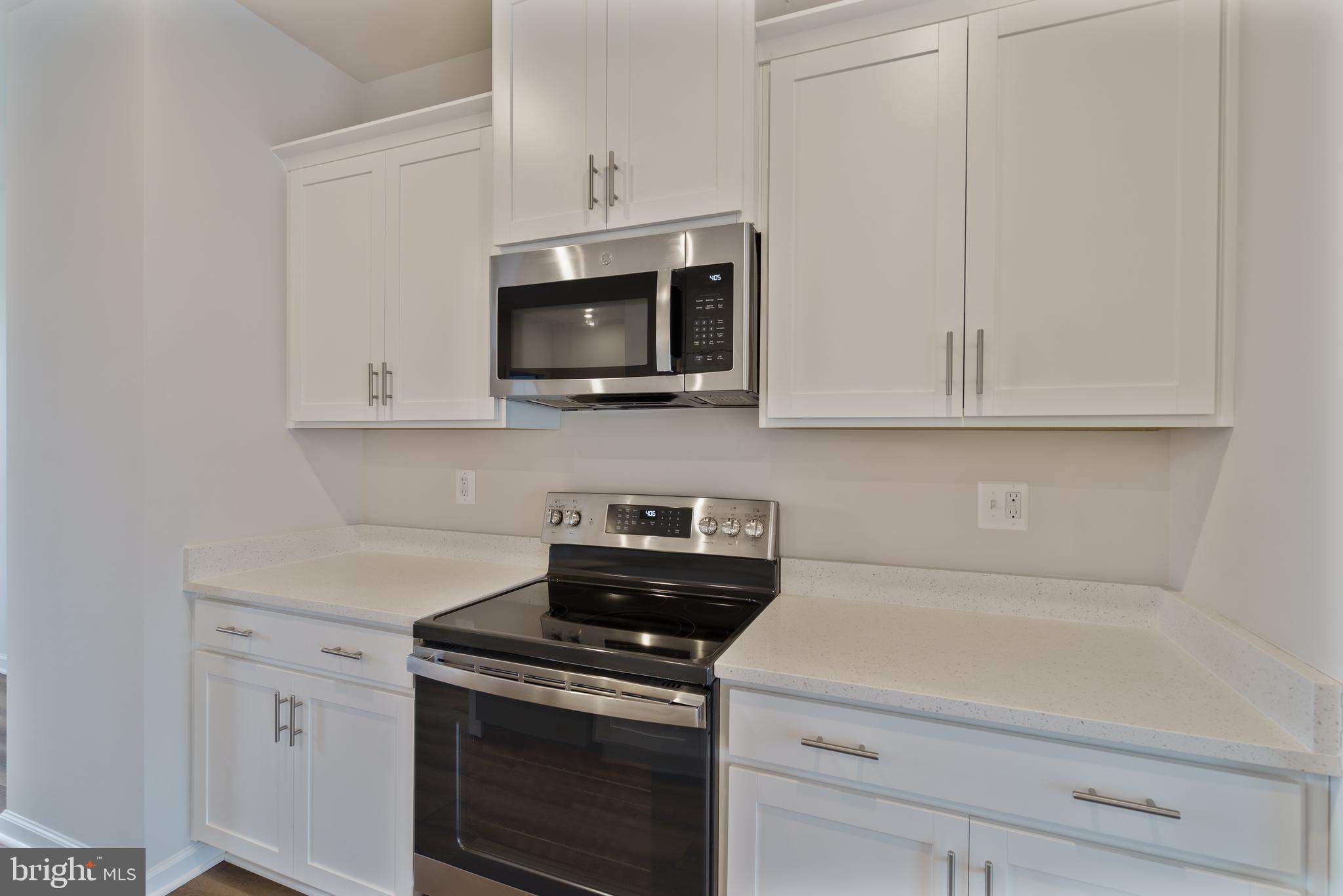 PRESIDENTS POINTE - Residential