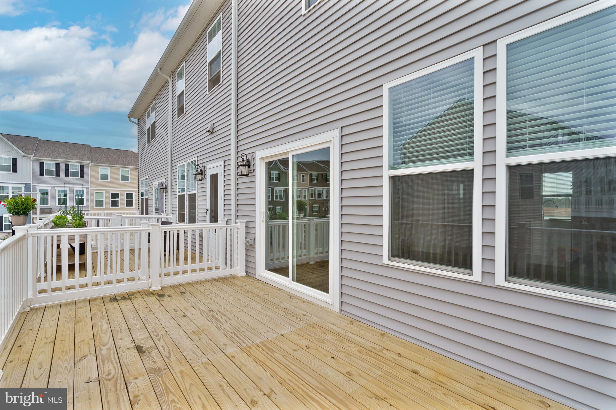 PRESIDENTS POINTE - Residential