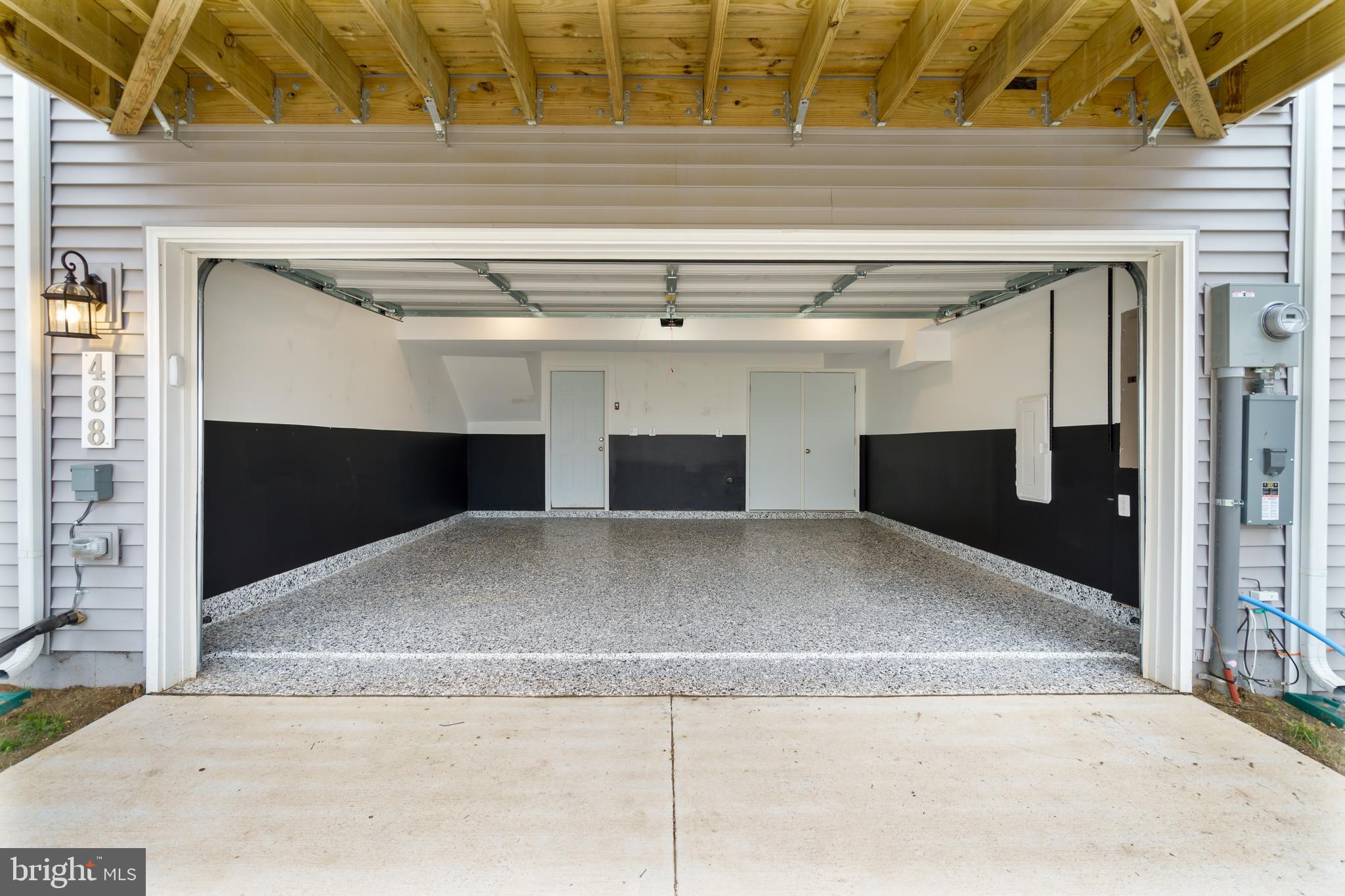 PRESIDENTS POINTE - Residential