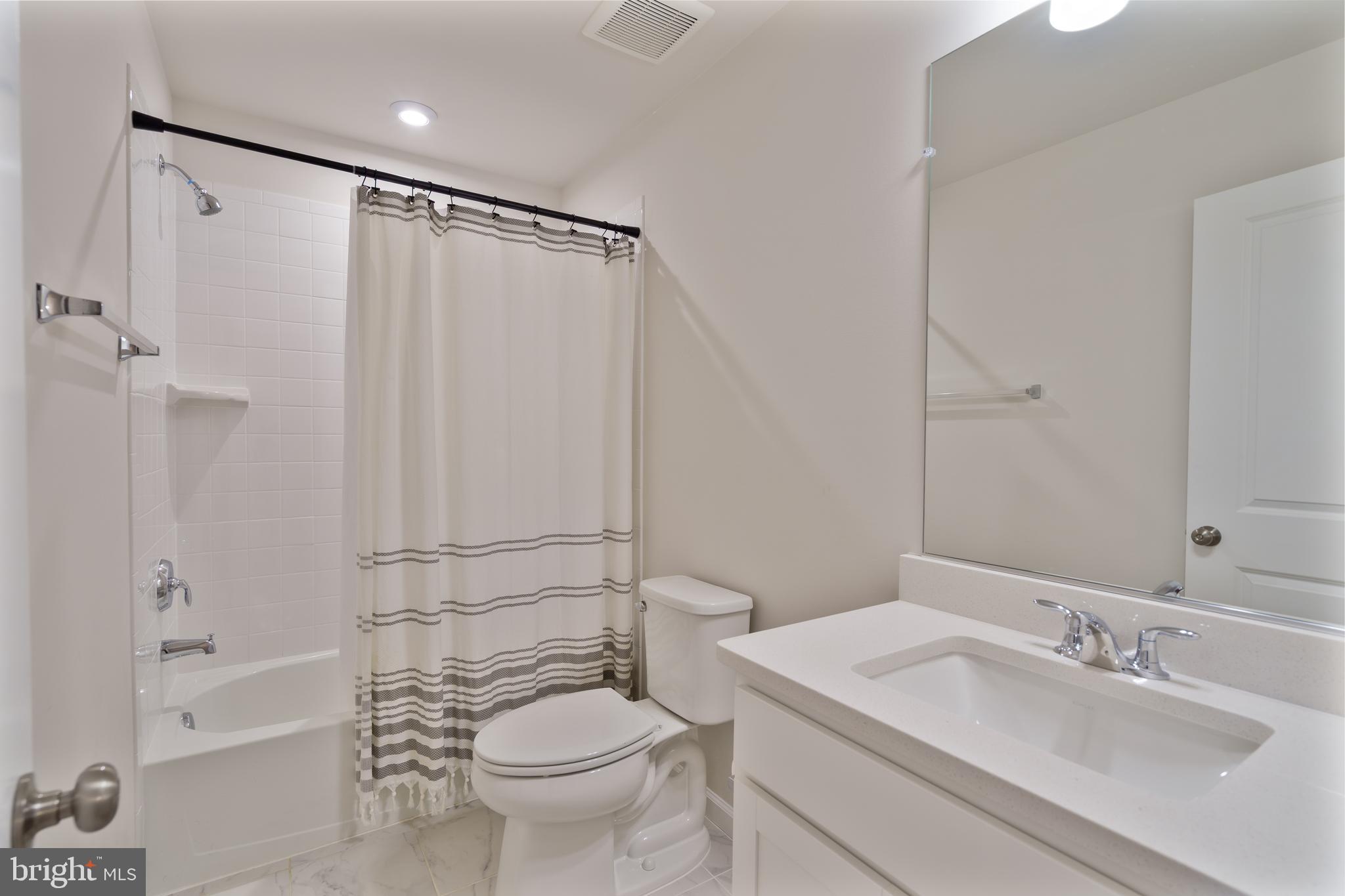 PRESIDENTS POINTE - Residential